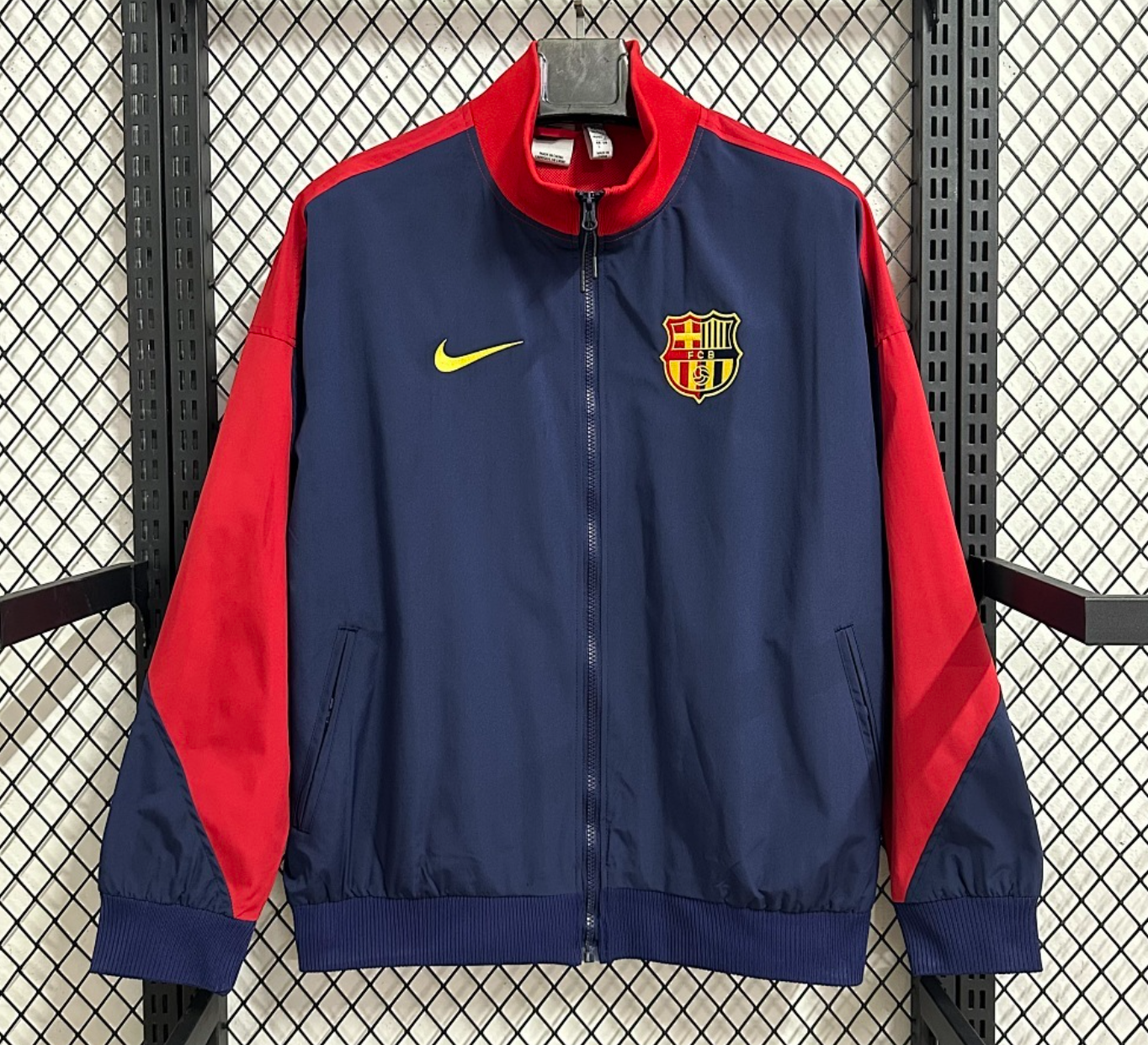 2025/2026 Barcelona Jacket Windbreaker 1:1 Thai Quality:football jersey mysite: unitedjerseyfootball 邓江浪:football