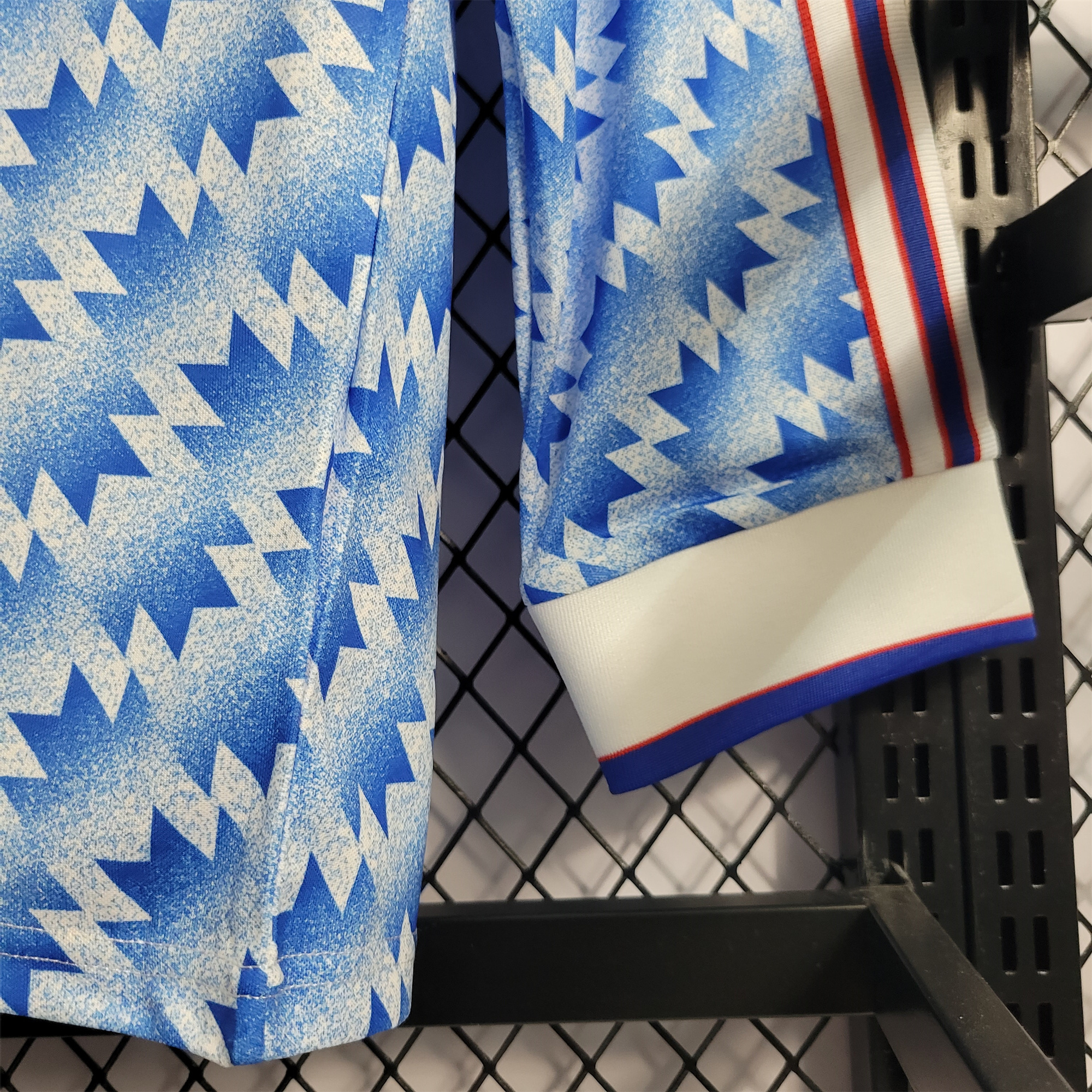 ManixJersey.com | Retro Manchester United 90-92 Away Long Sleeve Jersey -Customize Name, Number and Patch | Worldwide Shipping