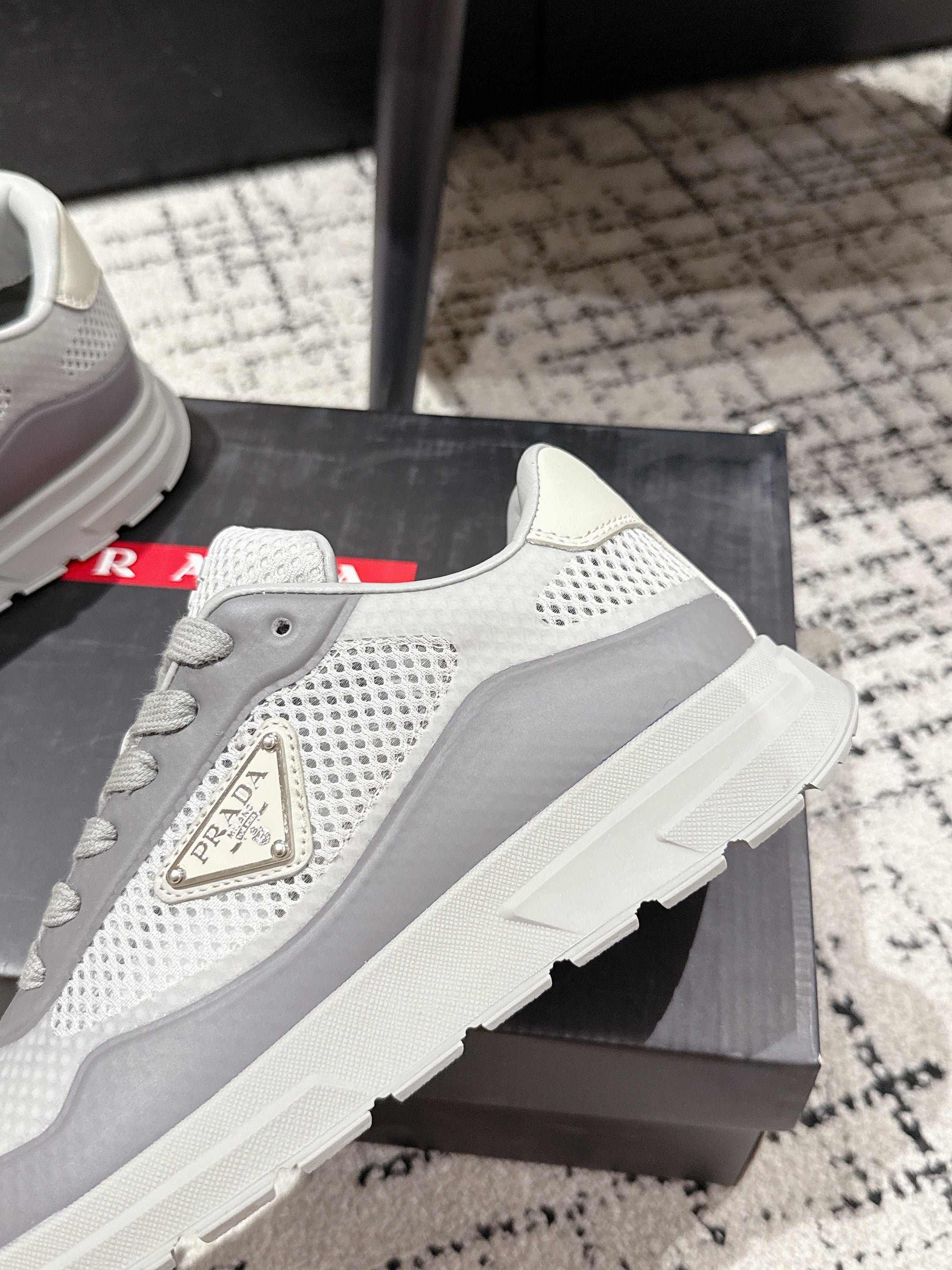 PRADA 25S MEN SNEAKERS IN GRAY AND WHITE CANVAS、mysite、Cacoeks