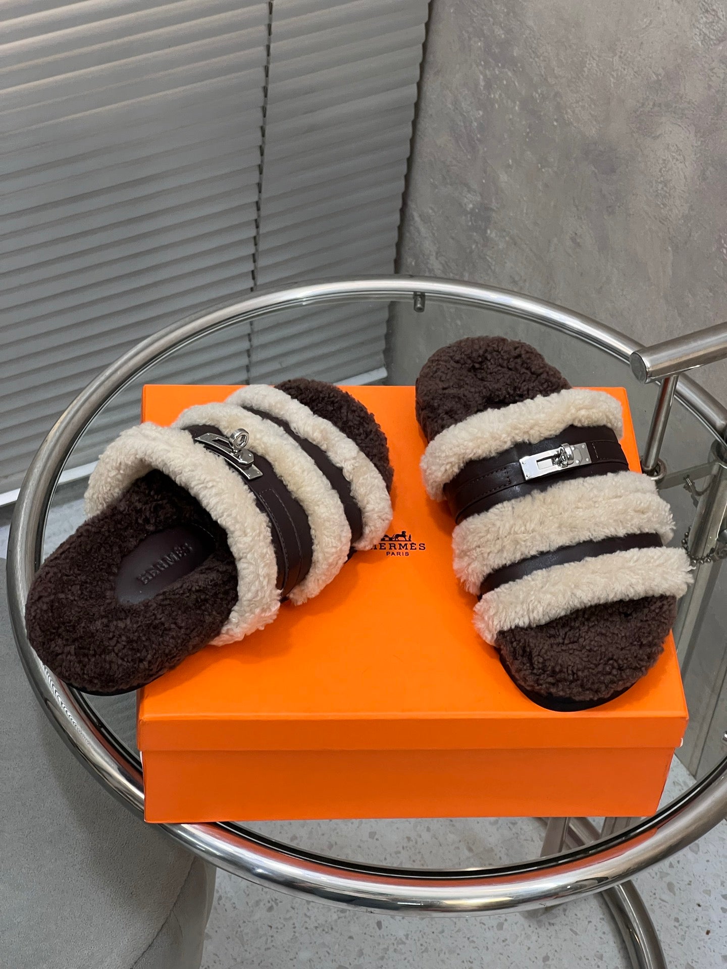 HM 25S SANDAL IN BEIGE WOOL AND DARK BROWN LAMBSKIN WITH SILVER HARDWARE、mysite、Cacoeks