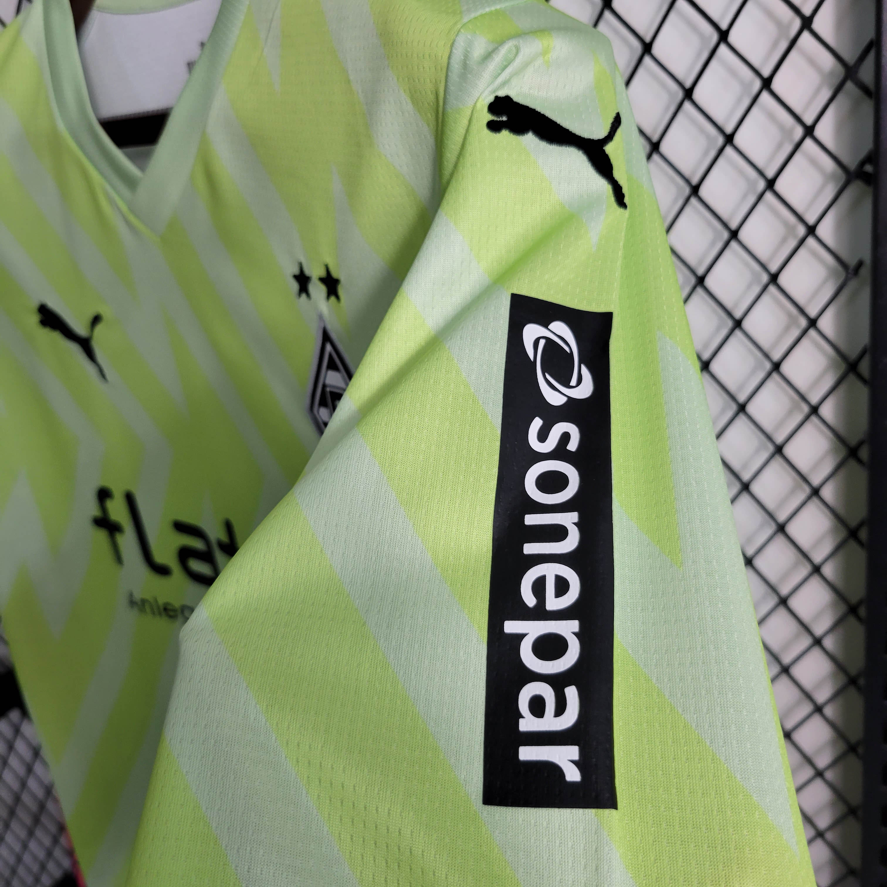 2023/2024 Borussia Mönchengladbach Goalkeeper Fluorescent Green Football Jersey 1:1 Thai Quality:football jersey mysite: unitedjerseyfootball 邓江浪:football
