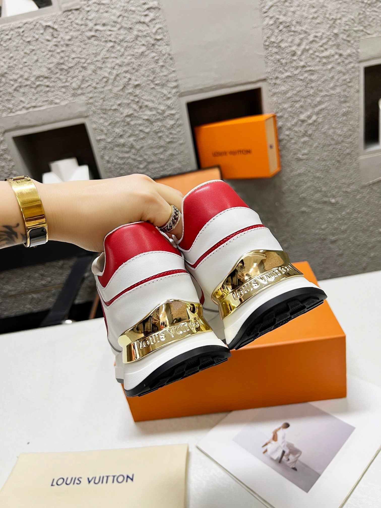 LV WOMEN SNEAKER IN WHITE MIX CHERRY RED CALFSKIN、mysite、Cacoeks