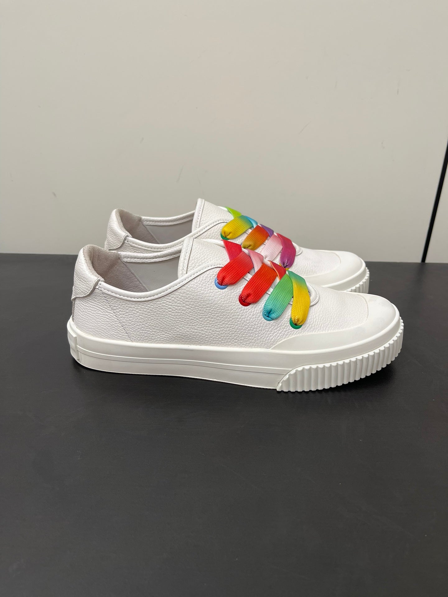 LP CLASSIC BISCUIT SNEAKERS WHITE WITH MULTI-COLOR LACES CALFSKIN、mysite、Cacoeks