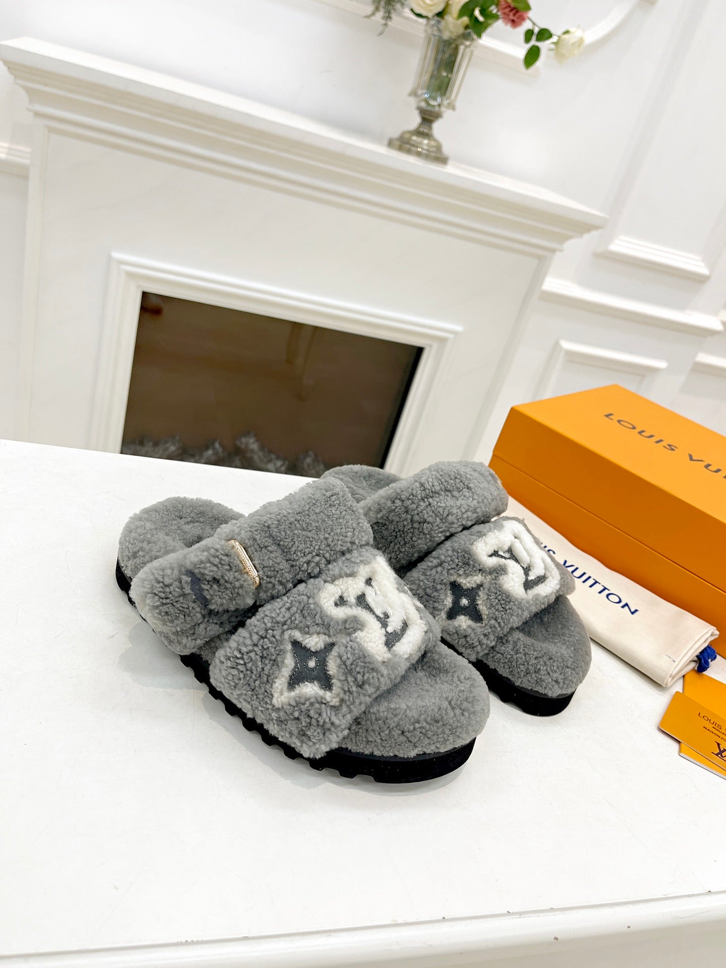 DAD SANDAL MULE IN SHADOW GRAY MIX WHITE FLEECE、mysite、Cacoeks