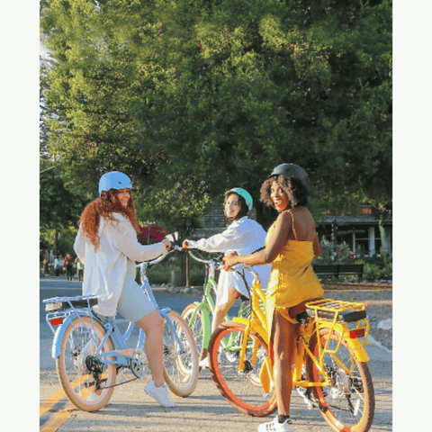 Girls_riding_EVRY_journey_500W_Deluxe_Edition_2025