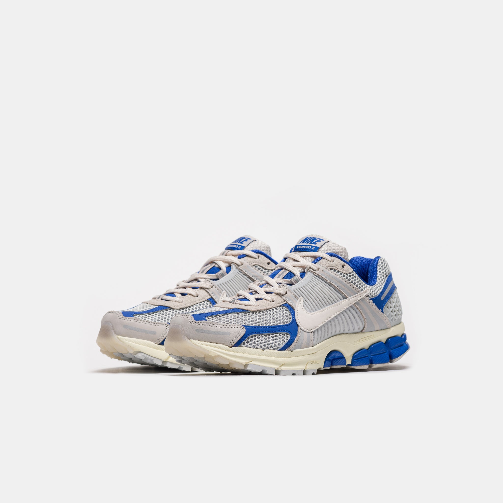 Zoom Vomero 5 Sneaker in Game Royal/Pale Ivory/Coconut Milk
