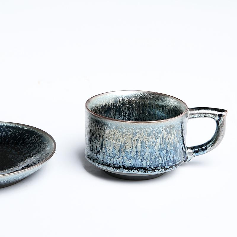 GEEK BAR-https://www.hot-toy.com/