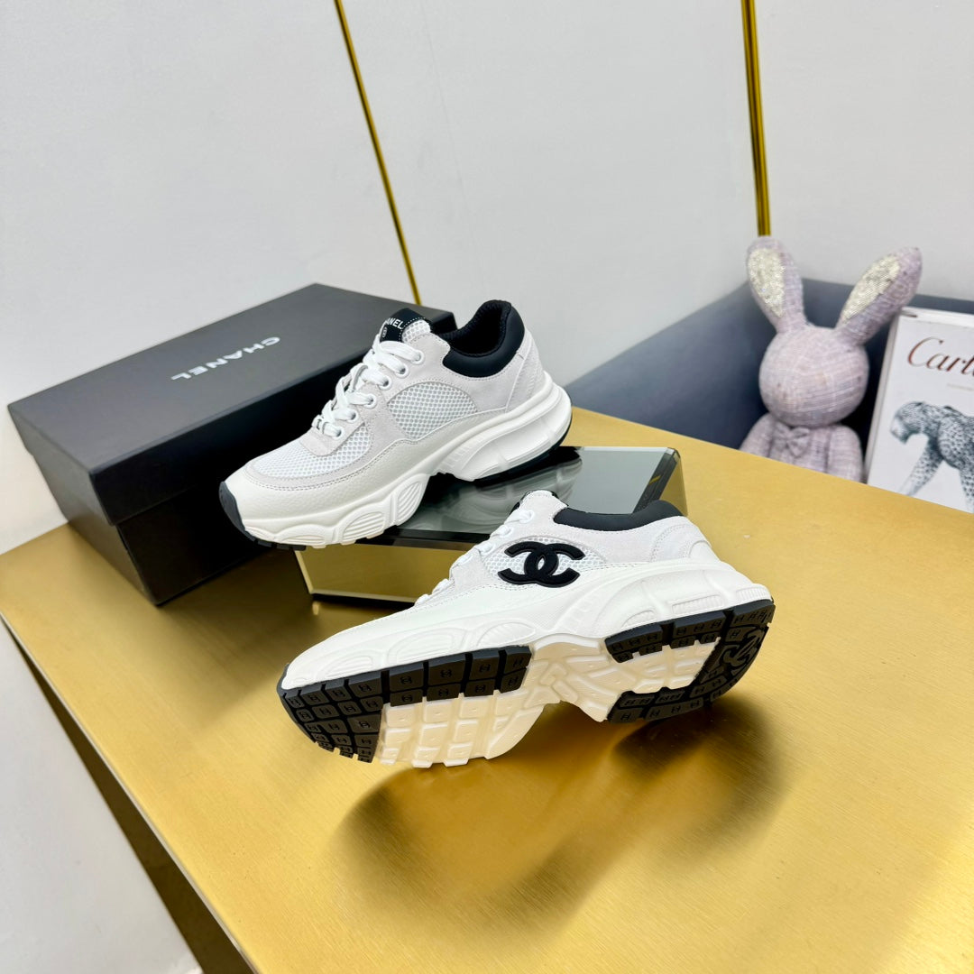 SNEAKER IN PALE GRAY SUEDE WITH BLACK LOGO AND MESH、mysite、Cacoeks