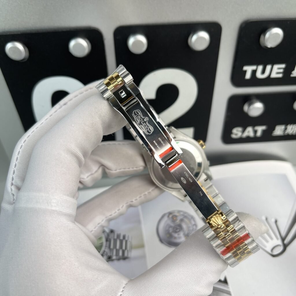 Đồng Hồ Rolex DateJust Nữ Đính Đá Mặt Vàng Champagne EW Factory 31mm (1)