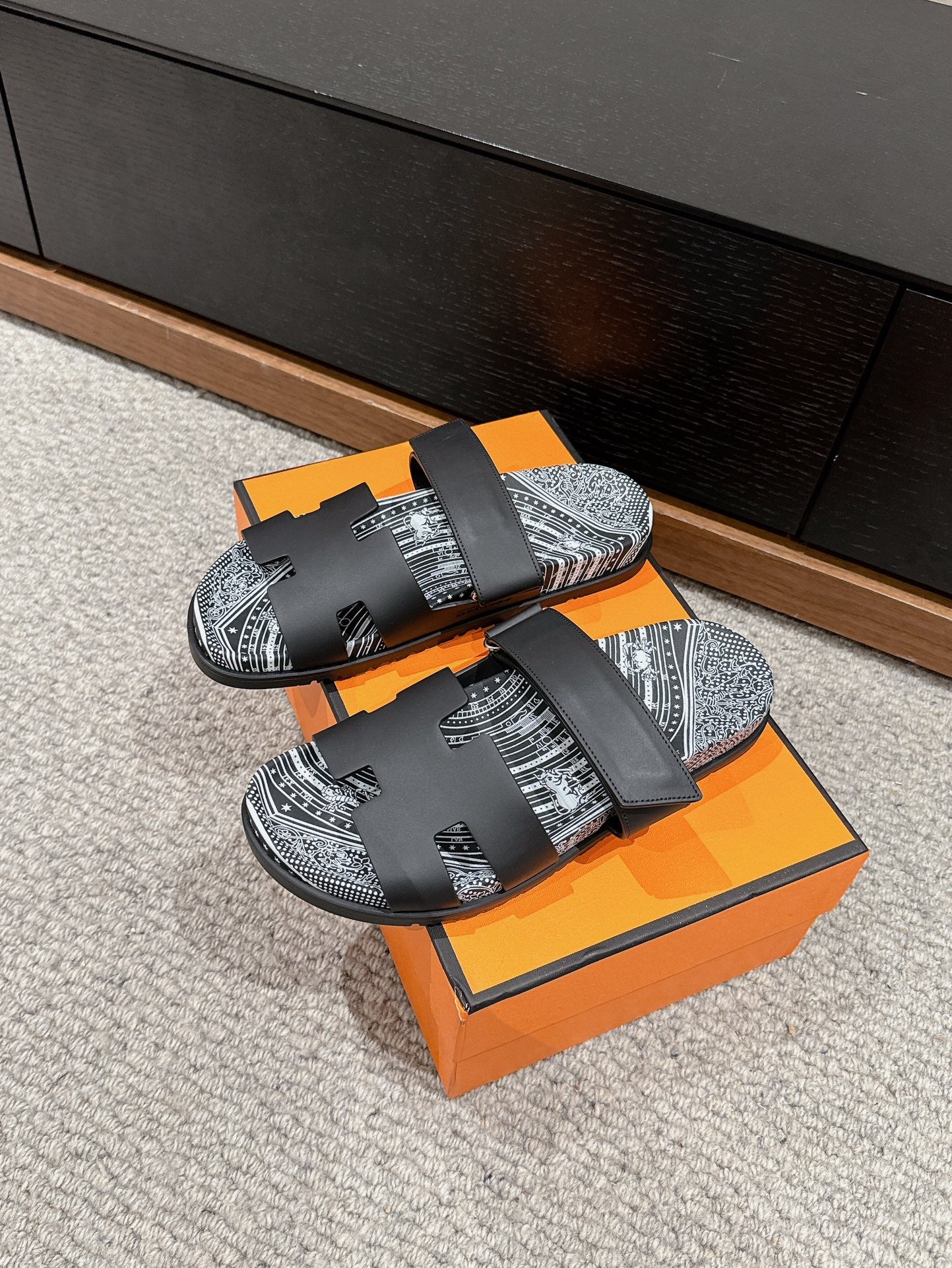 CHYPRE SANDAL BLACK CALFSKIN UNIQUE、mysite、Cacoeks