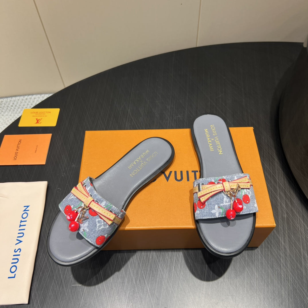 LV SLIDE SANDALS 25S IN GREY DENIM AND CALFSKIN WITH CHERRY BLOSSOM BUCKLE、mysite、Cacoeks