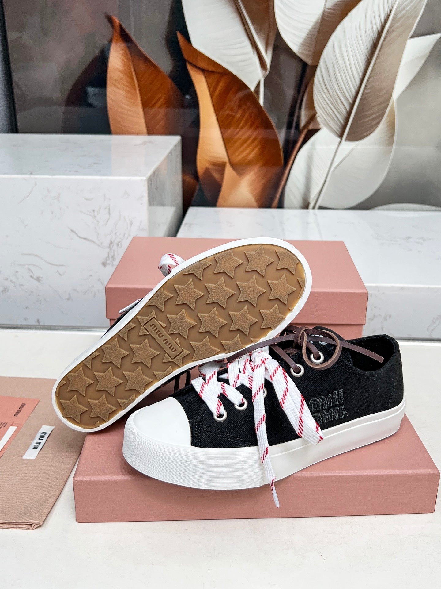 WASHED-DENIM SNEAKERS IN BLACK CANVAS WITH BROWN AND STRIPED LACES、mysite、Cacoeks