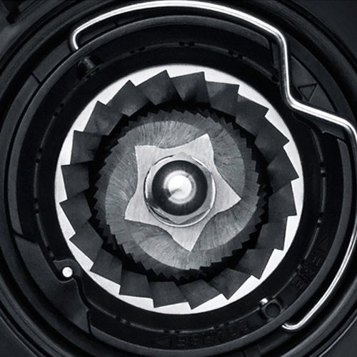 Powerful and grinding motor elegantly designed.