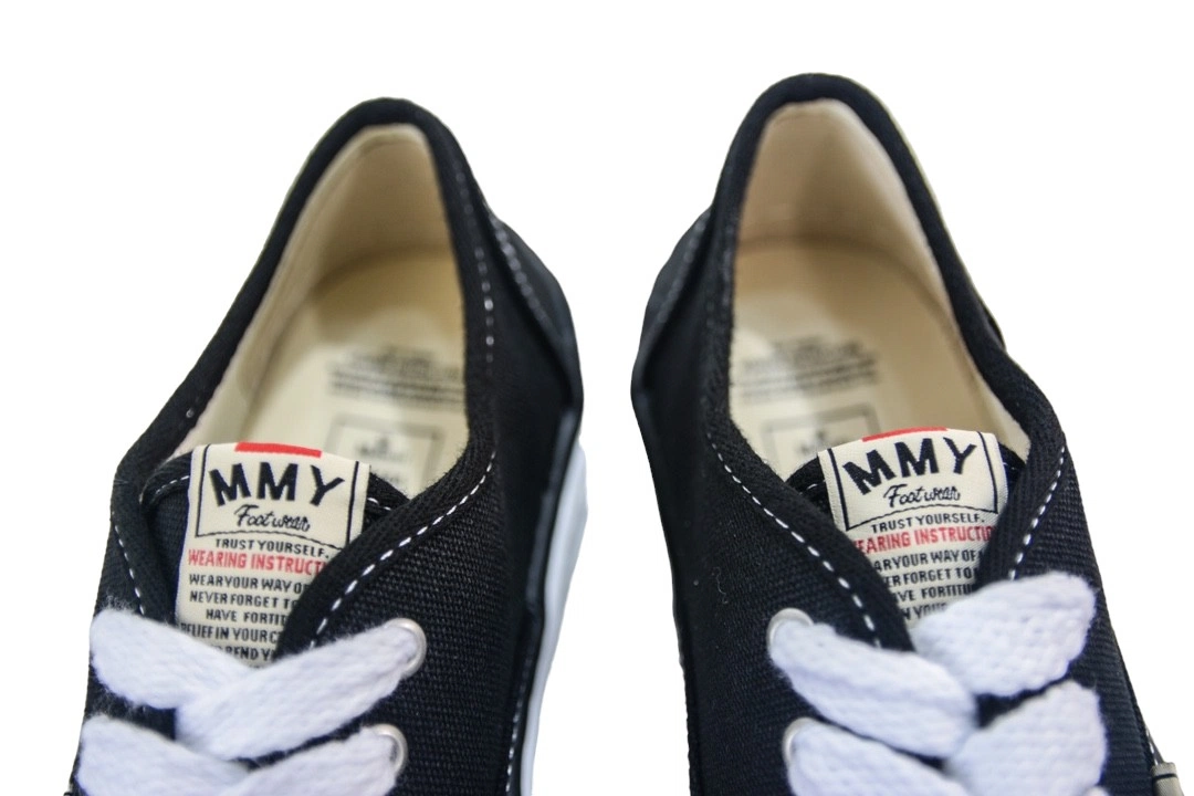 Maison Mihara Yasuhiro Baker OG Sole Canvas Low-Top Sneaker in Black White、mysite、Cacoeks