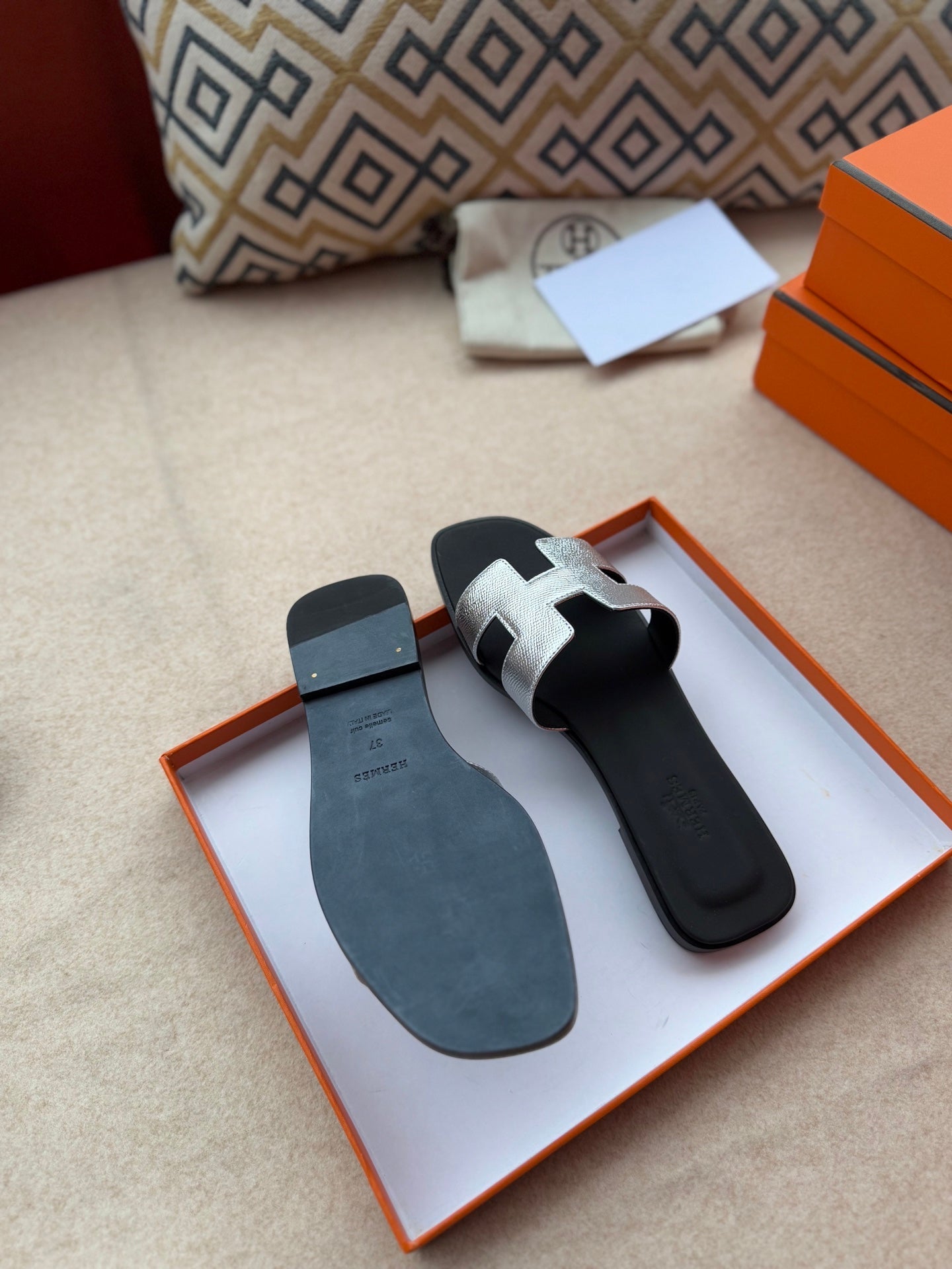 0RAN SANDALS IN SILVER CALFSKIN、mysite、Cacoeks