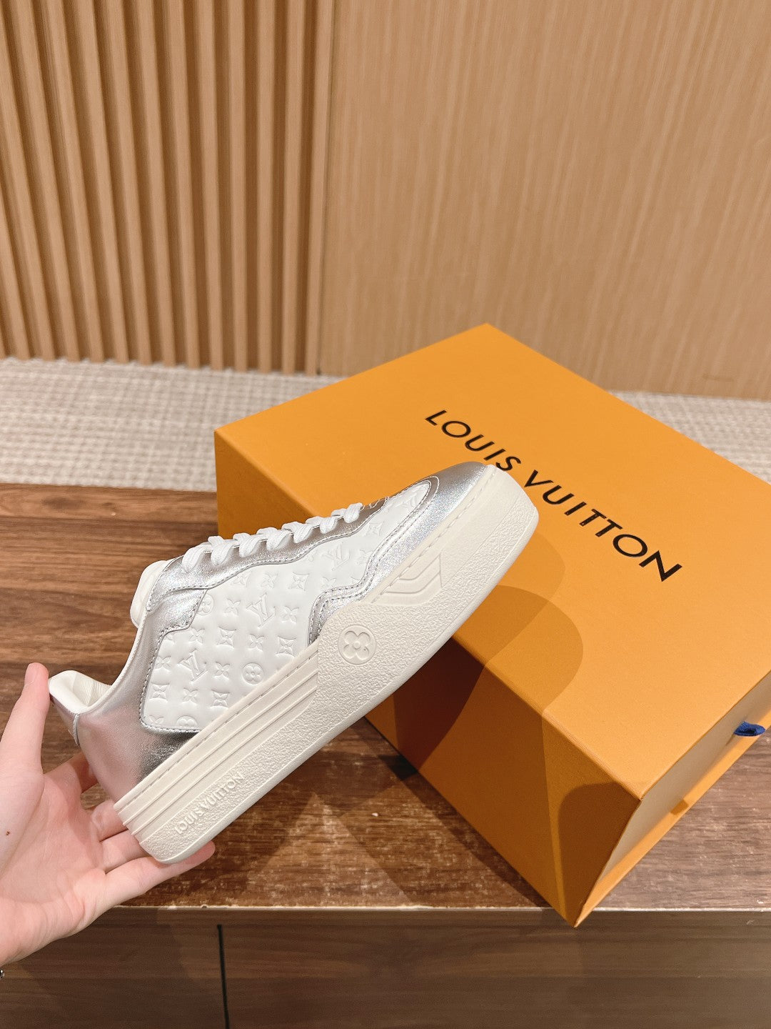 LV TRAINER SNEAKER IN SILVER MIX WHITE EMBOSSED CALFSKIN、mysite、Cacoeks