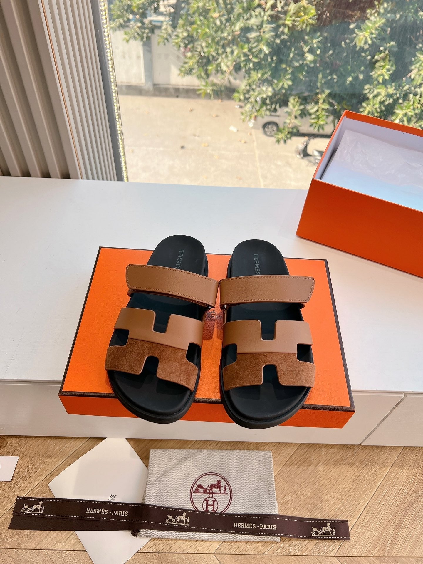 CHYPRE SANDAL IN BRONZE BROWN SUEDE AND CALFSKIN、mysite、Cacoeks