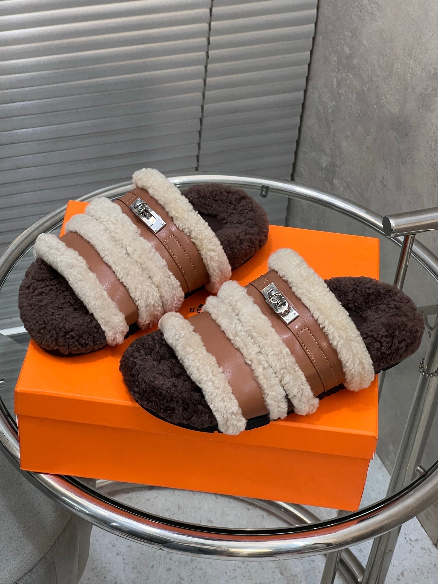 HM 25S SANDAL IN BEIGE WOOL AND BROWN LAMBSKIN WITH SILVER HARDWARE、mysite、Cacoeks