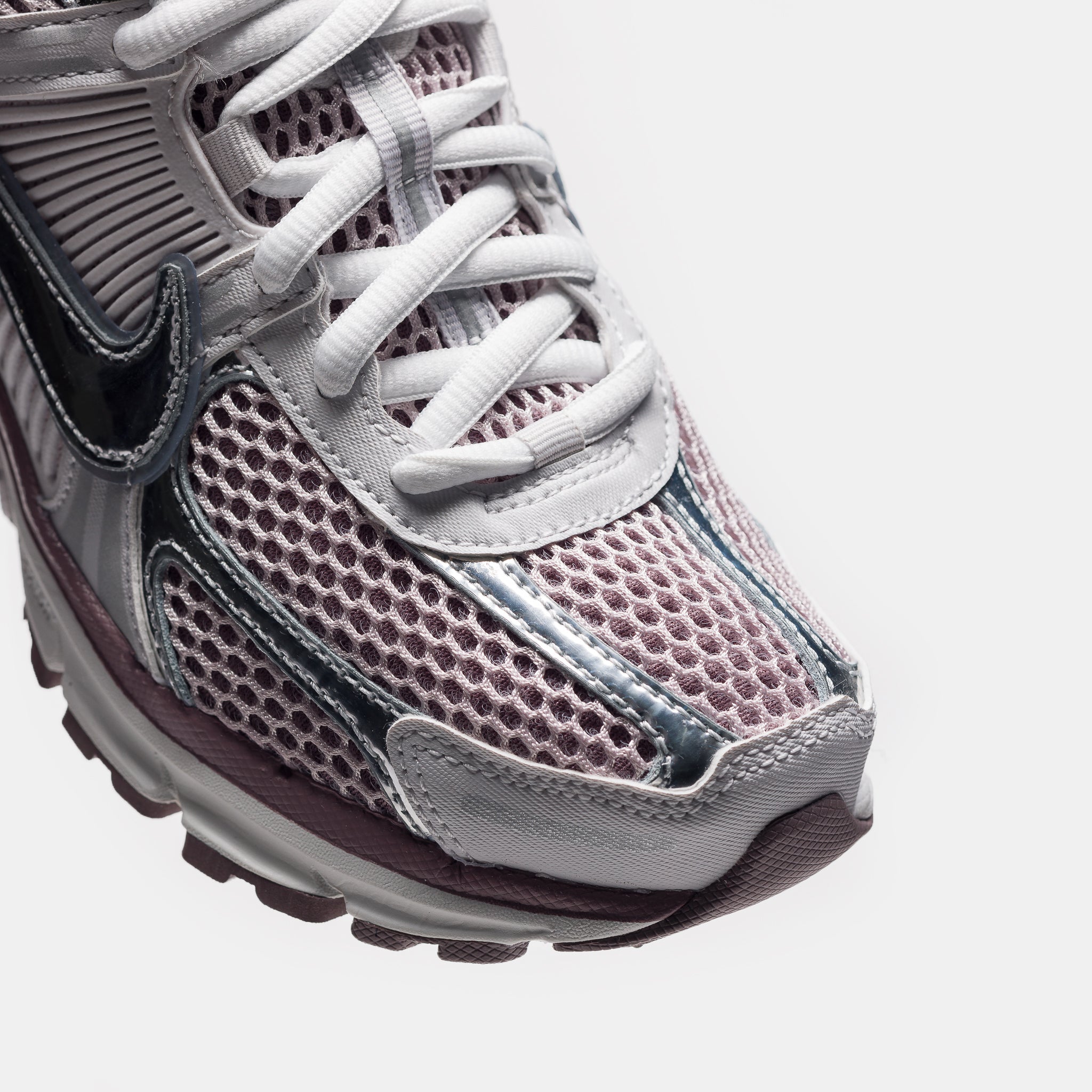 Zoom Vomero 5 Sneaker in Vast Grey/Metallic Silver