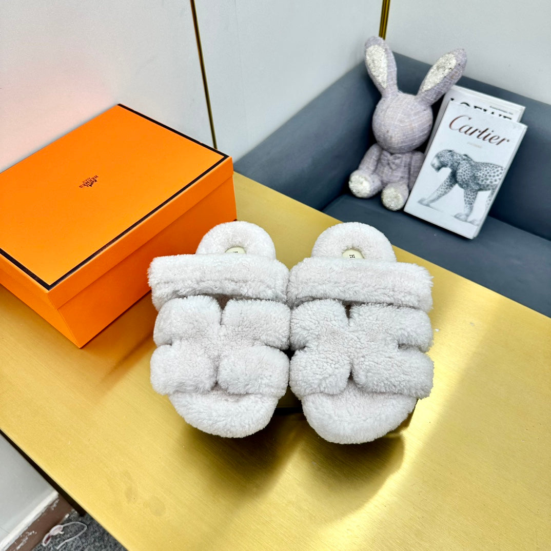 CHYPRE SANDAL IN WHITE SHEARLING、mysite、Cacoeks