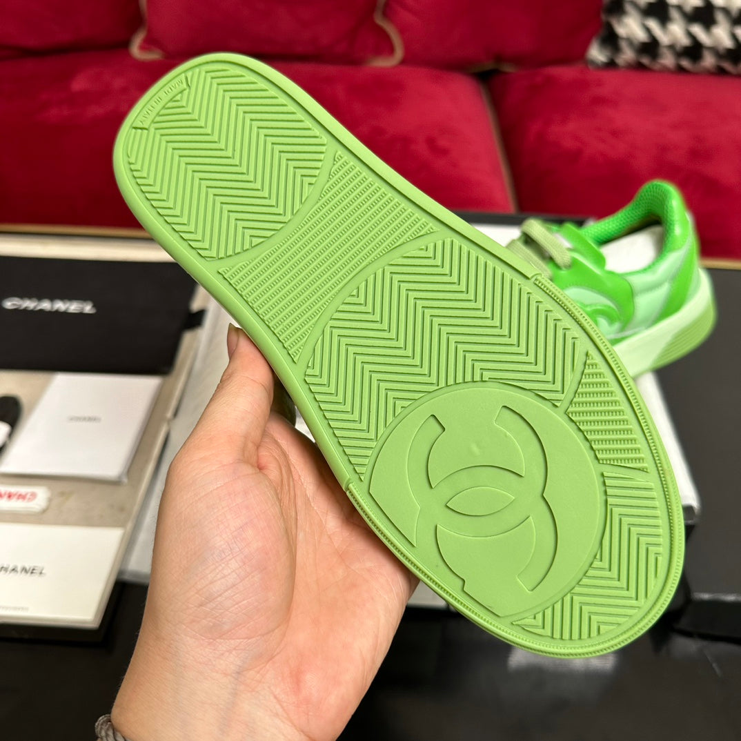 TRAINERS IN LIGHT GREEN SHINY CALFSKIN、mysite、Cacoeks