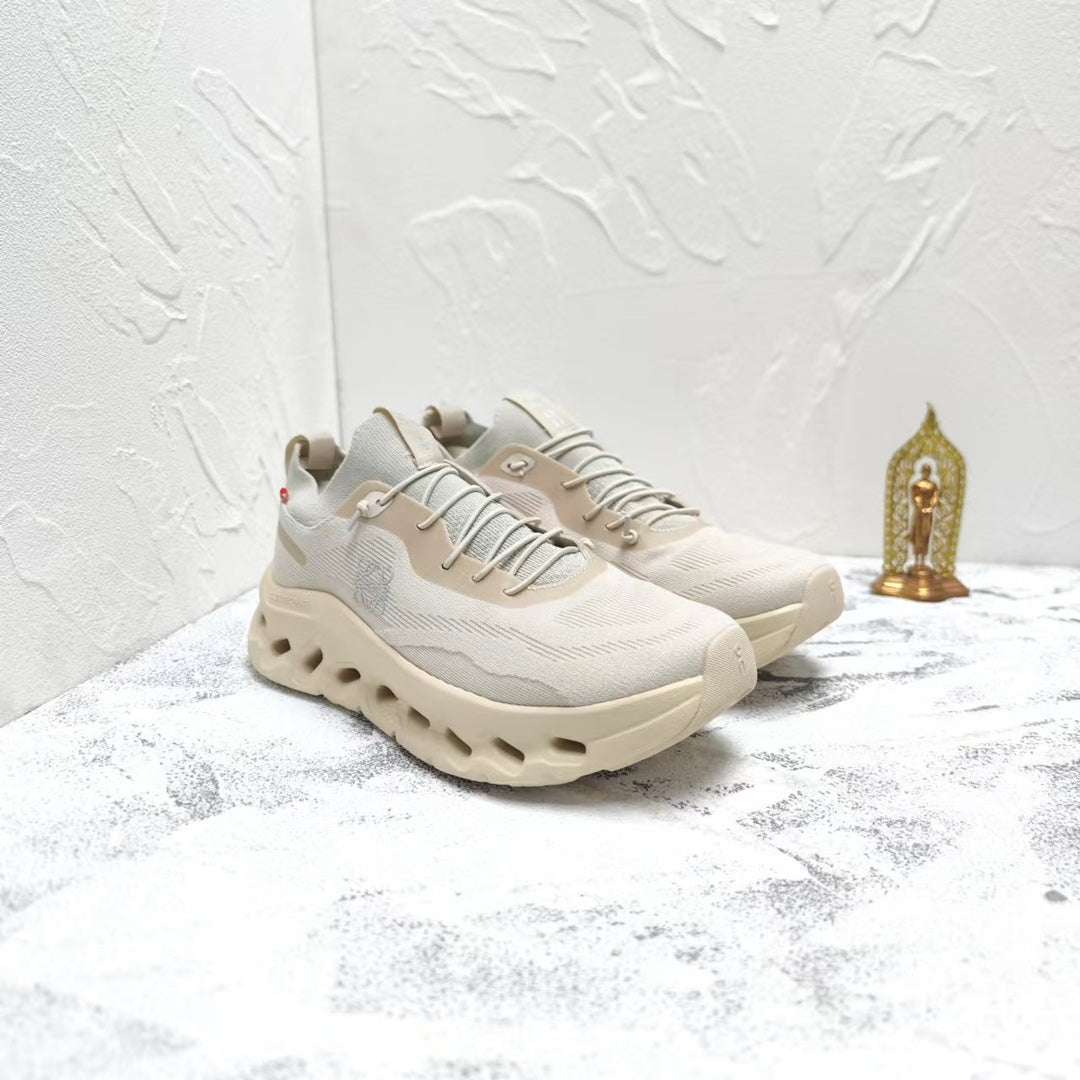 CLOUDTILT SNEAKER IN PALE GRAY RECYCLED POLYESTER、mysite、Cacoeks
