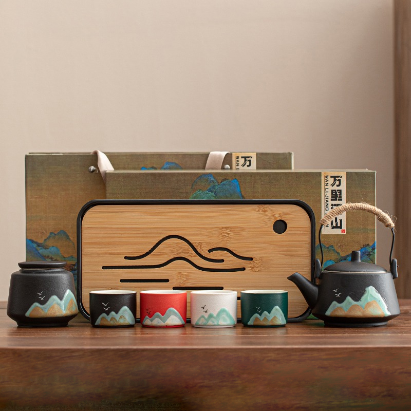 GEEK BAR-https://www.hot-toy.com/