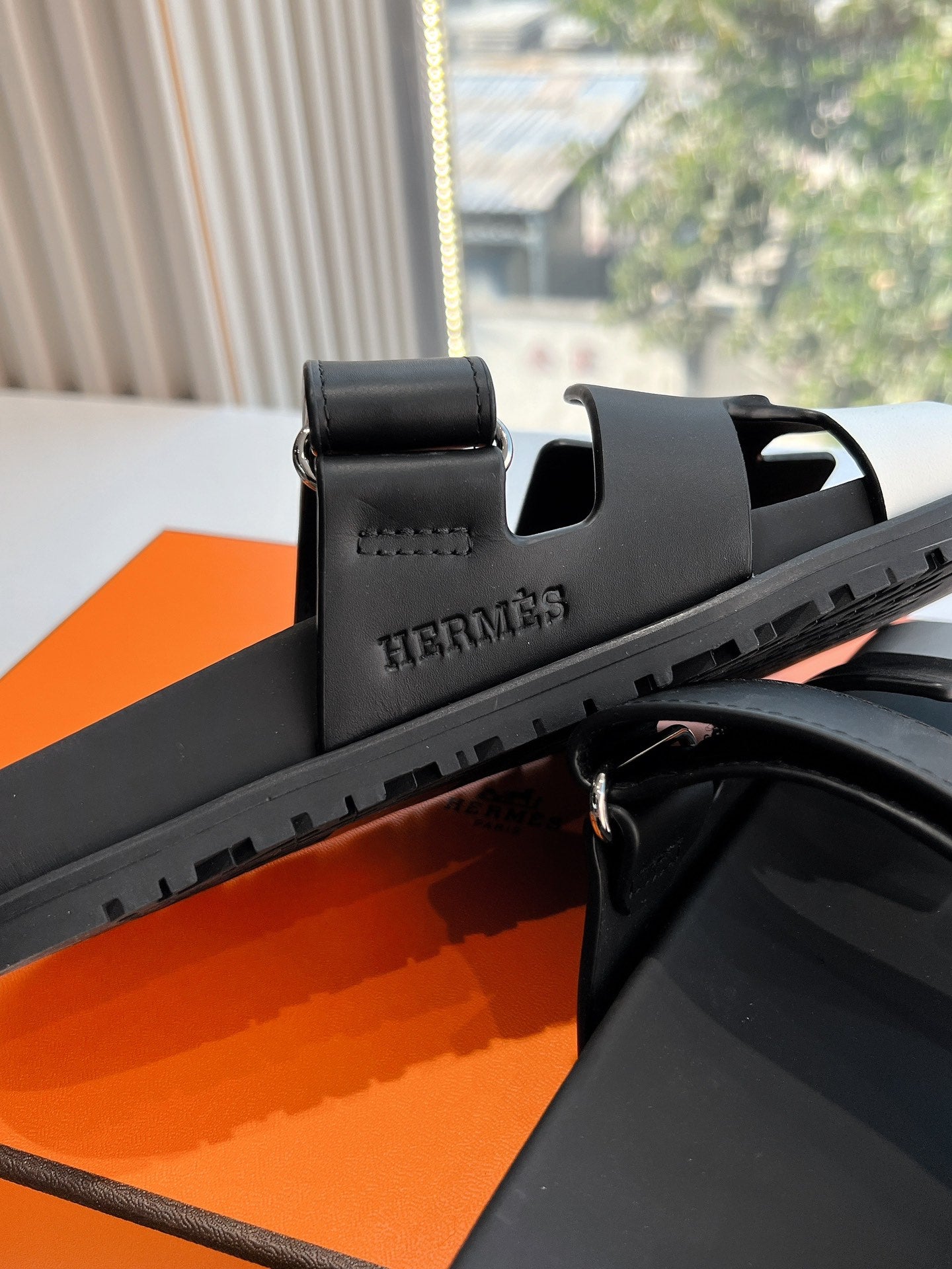 CHYPRE SANDAL IN BLACK MIX WHITE CALFSKIN、mysite、Cacoeks