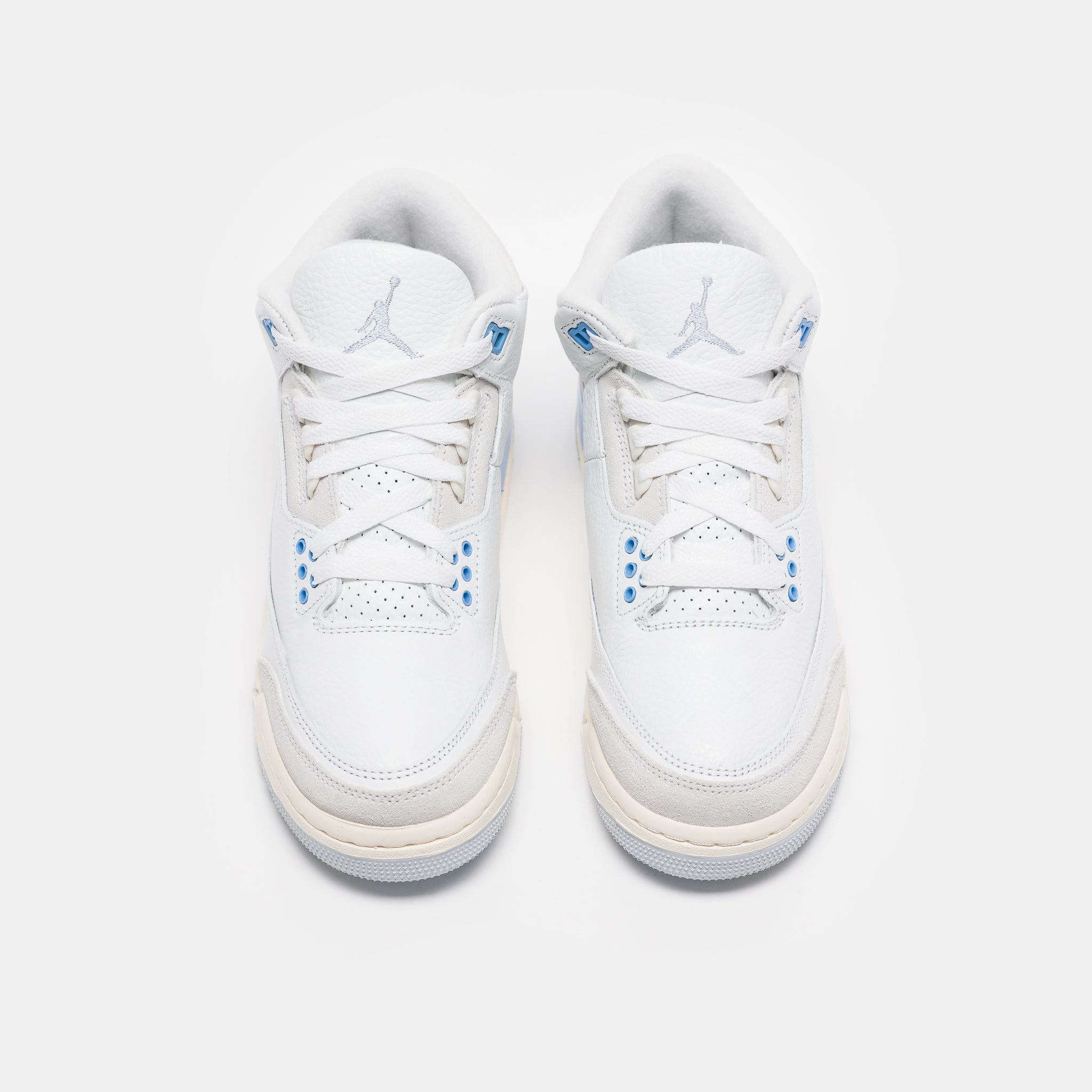 Air Jordan 3 Retro Big Kids Sneaker in Summit White/Hydrogen Blue/Legend Blue
