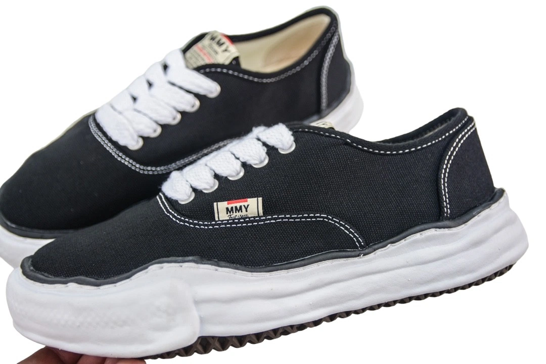 Maison Mihara Yasuhiro Baker OG Sole Canvas Low-Top Sneaker in Black White、mysite、Cacoeks