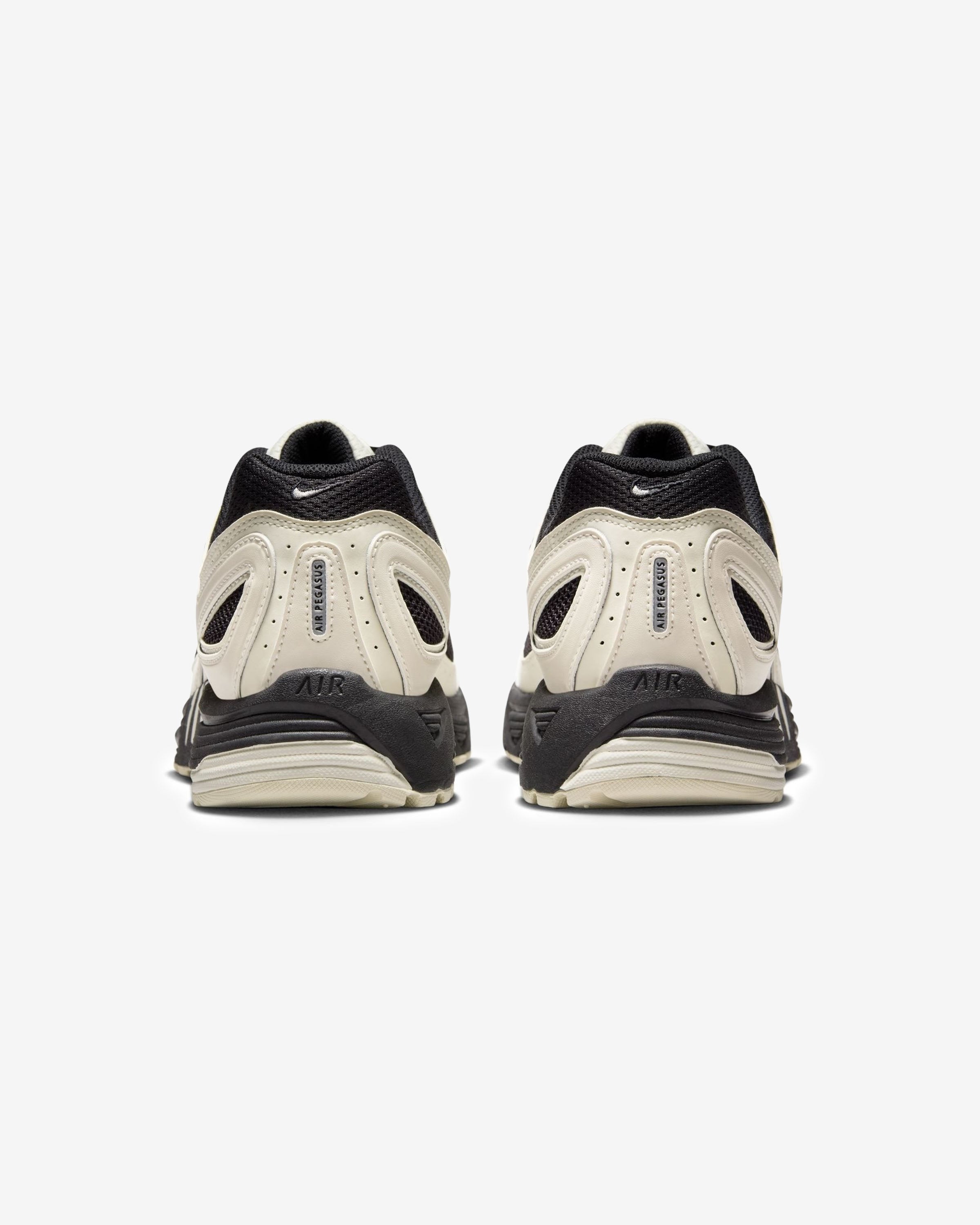 NIKE AIR PEGASUS 2005 - PALEIVORY/ METALLICSILVER