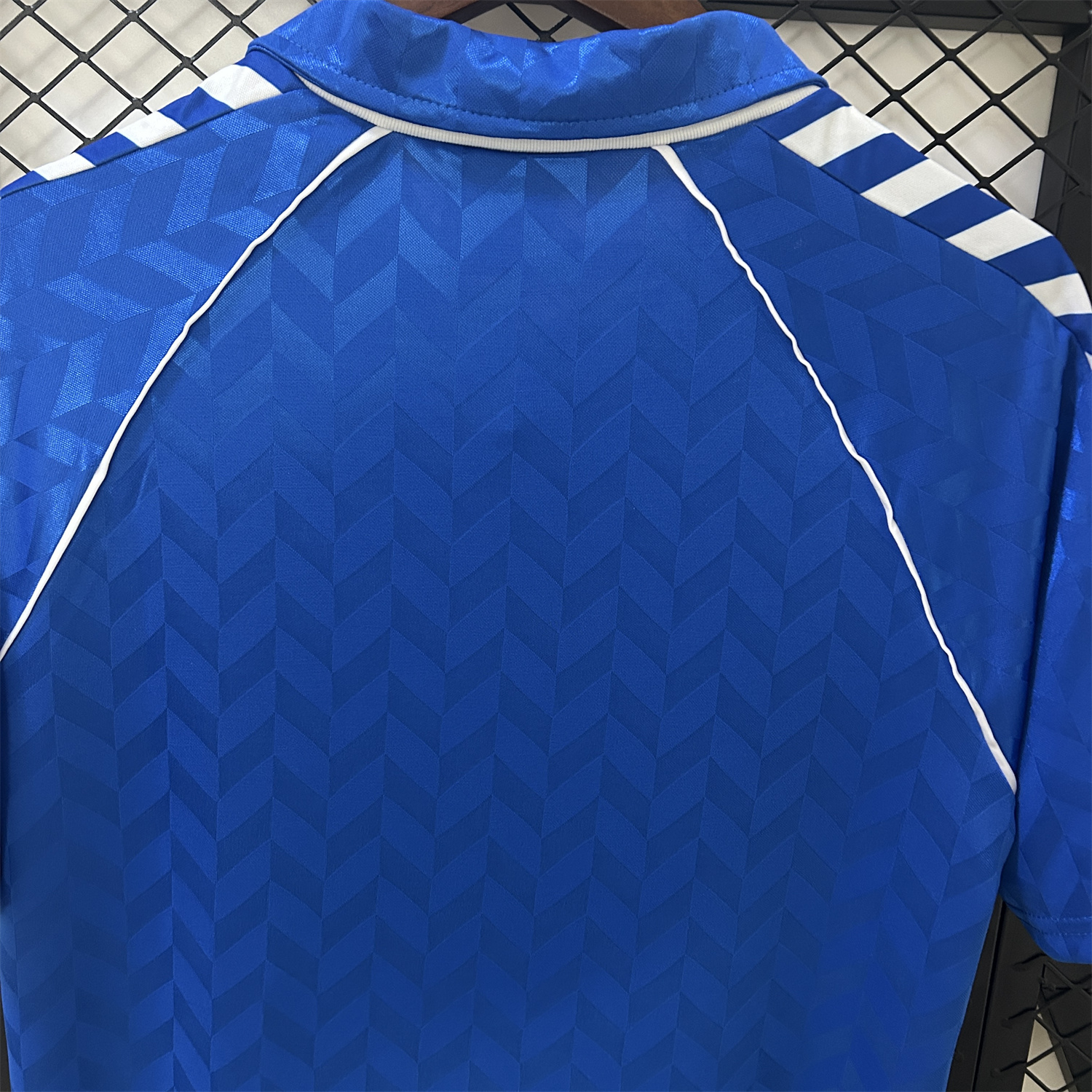 foot-Retro Real Madrid 1986-88 Away Jersey