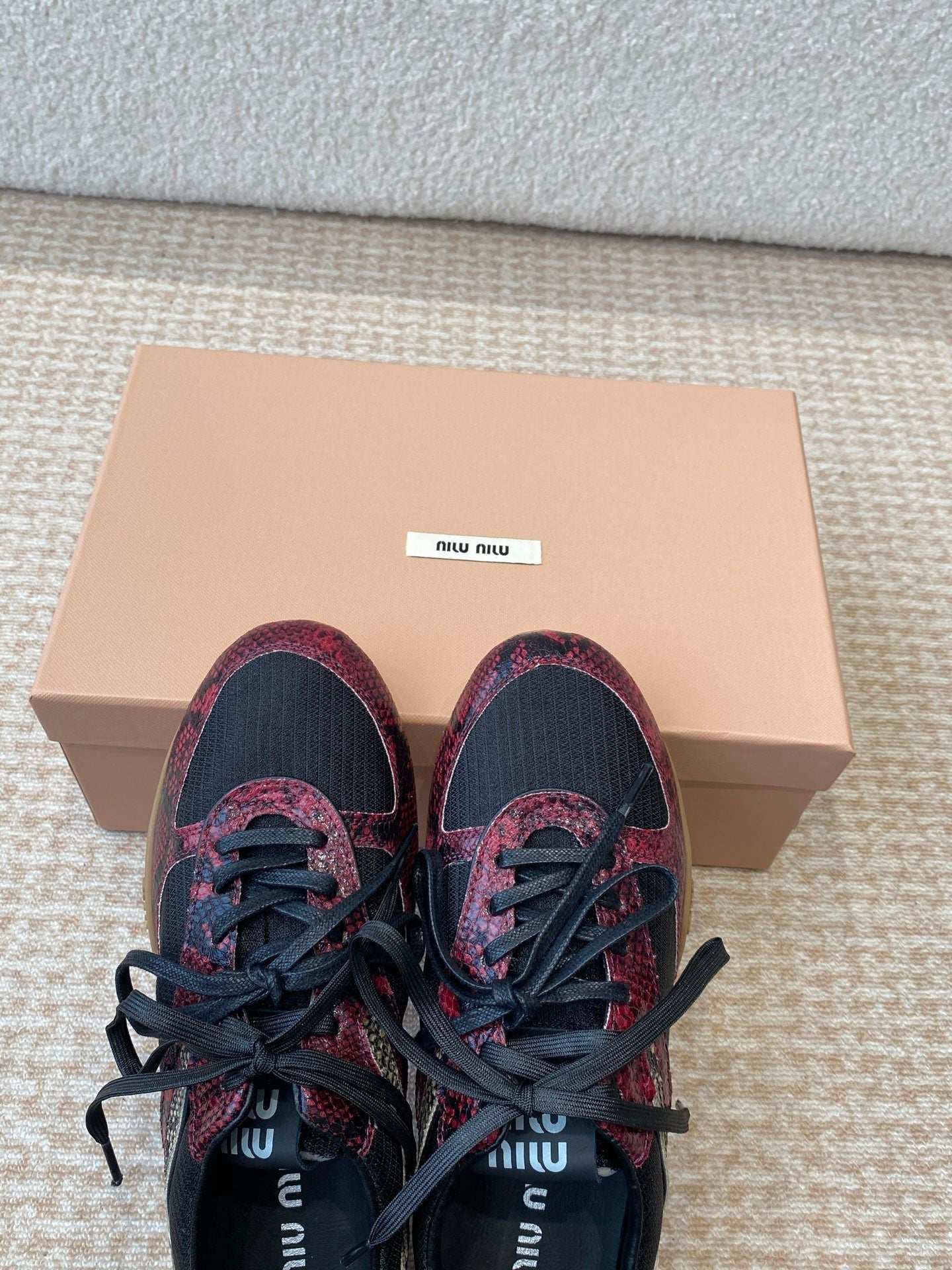 GYMNASIUM SNEAKER IN BLACK FABRIC AND BLACK RED SNAKE EFFECT CALFSKIN、mysite、Cacoeks