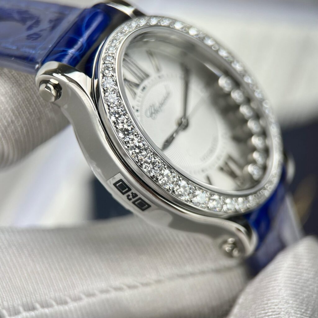 Đồng Hồ Chopard Nữ Mặt Đá Xoay Độ Kim Cương Moissanite Màu Xanh 34mm (3)