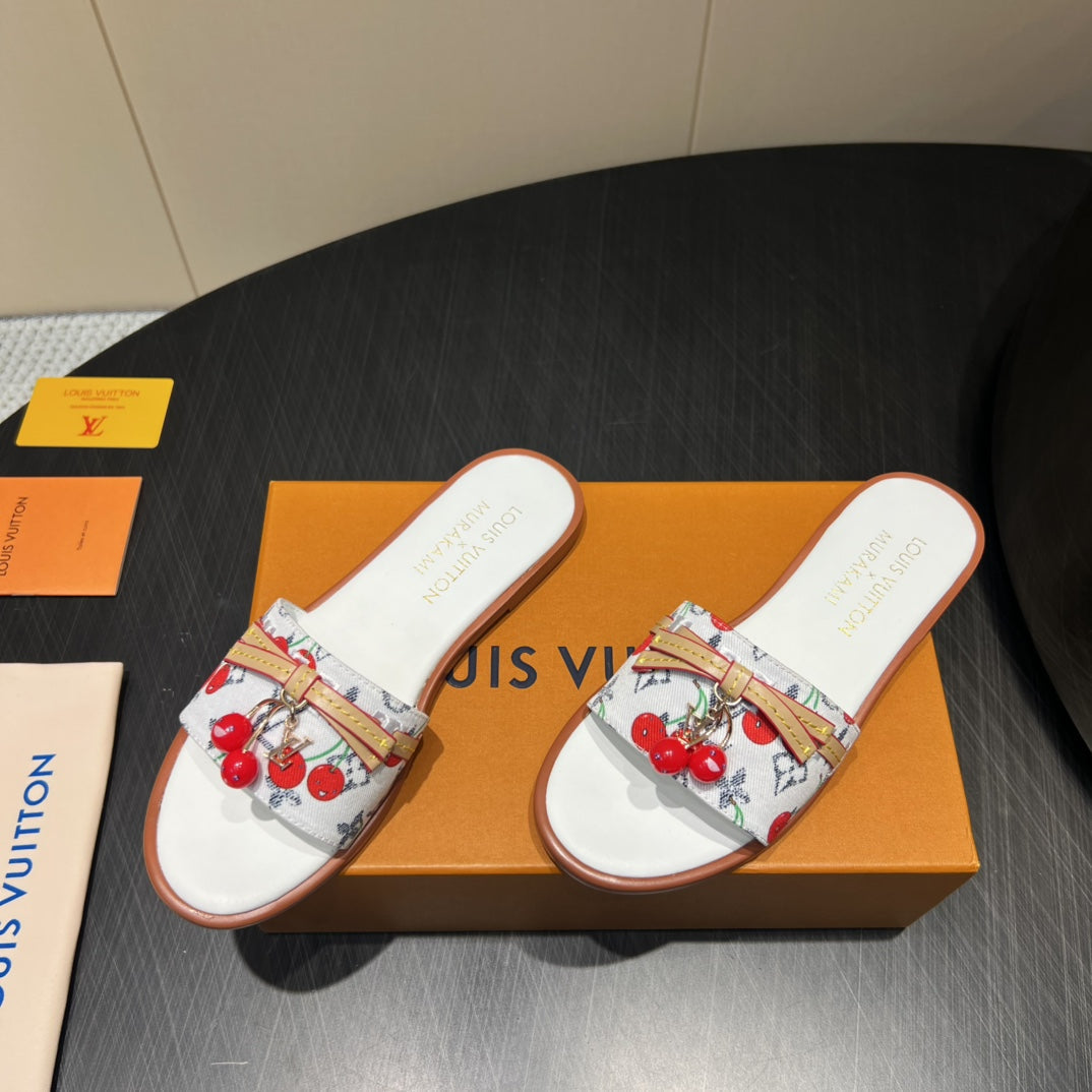LV SLIDE SANDALS 25S IN WHITE DENIM AND CALFSKIN WITH CHERRY BLOSSOM BUCKLE、mysite、Cacoeks