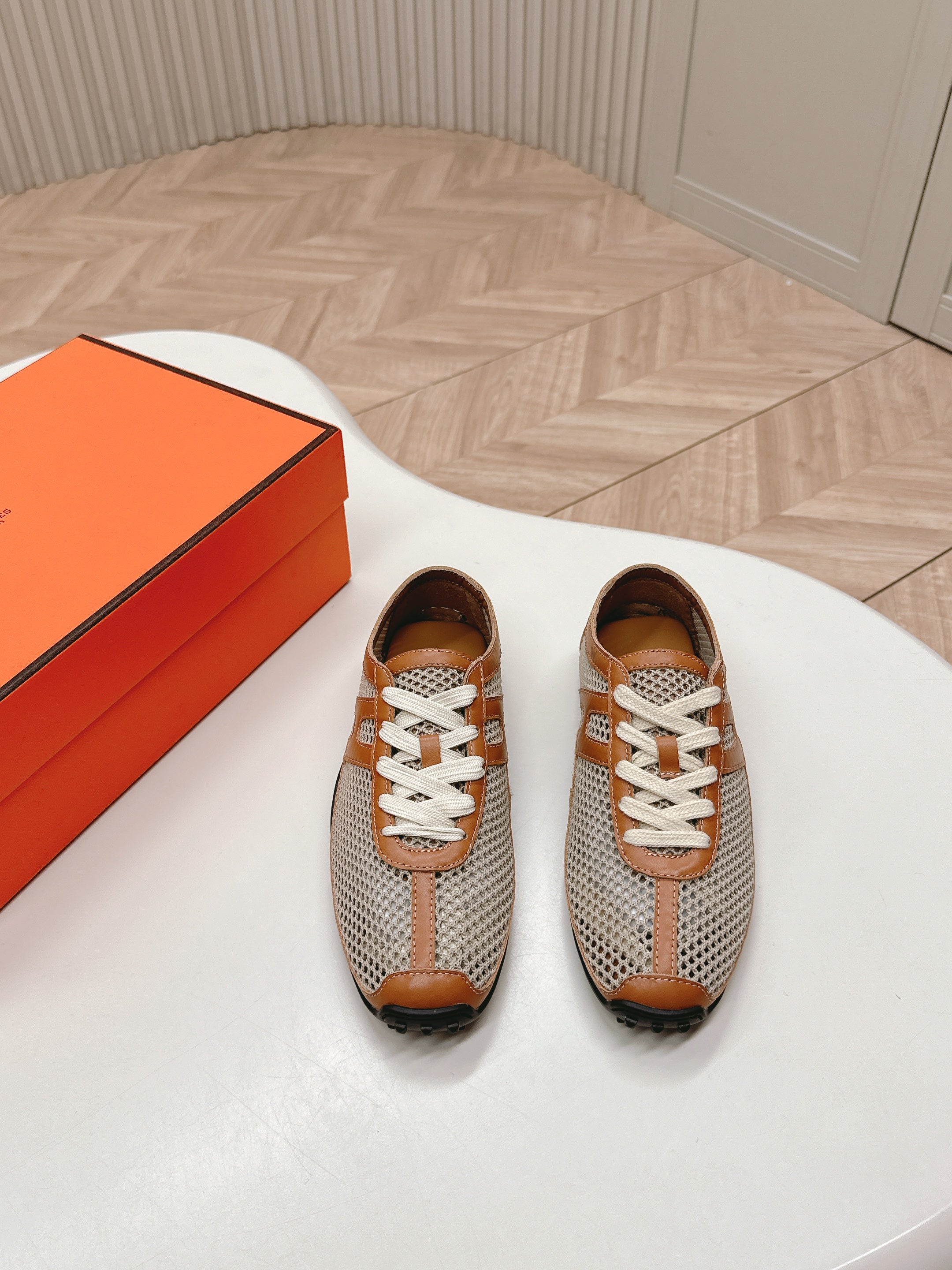 KIGA SNEAKER IN WHITE CROCHET KNIT AND BRONZE BROWN CALFSKIN、mysite、Cacoeks