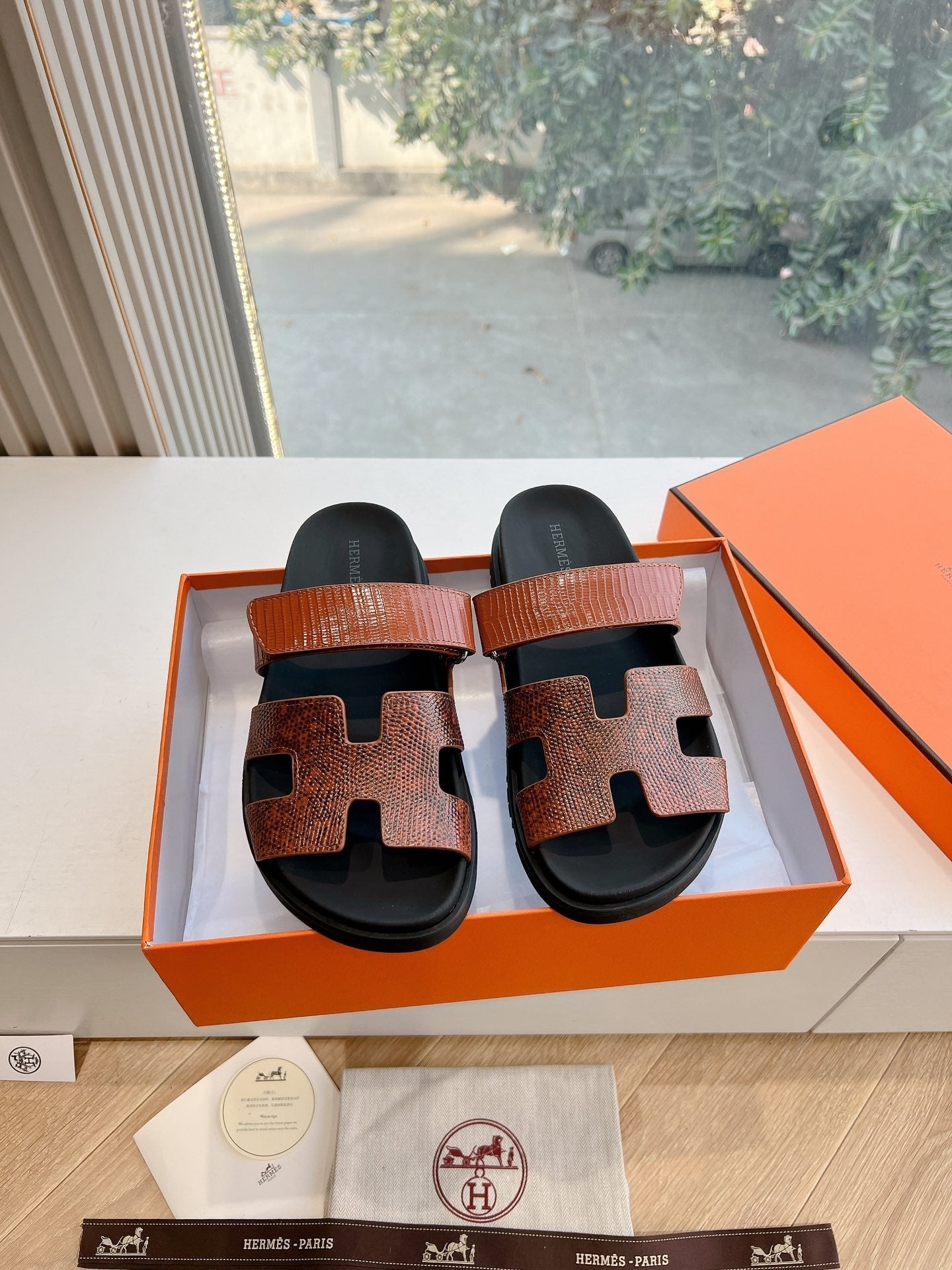 CHYPRE SANDAL IN PECAN BROWN LIZARD SKIN、mysite、Cacoeks