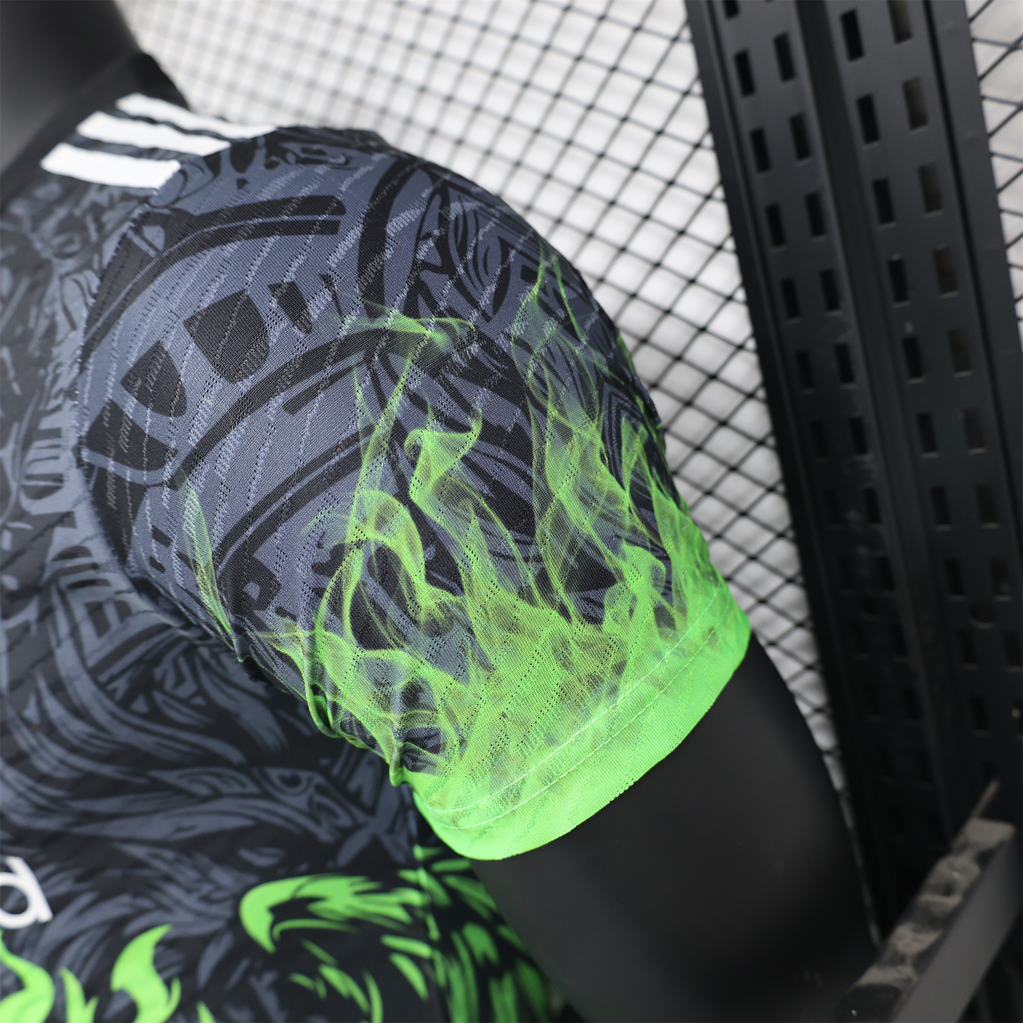 ManixJersey.com | Liver.pool 24-25 Green Fire Phoenix Special Edition Jersey - Player Version -Customize Name, Number and Patch | Worldwide Shipping