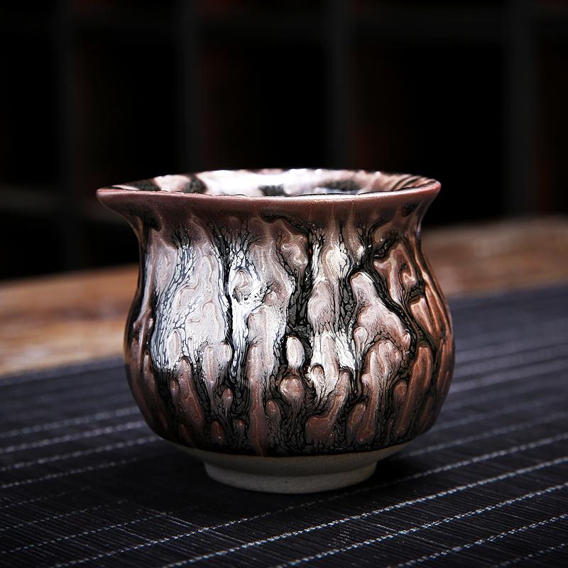 GEEK BAR-https://www.hot-toy.com/