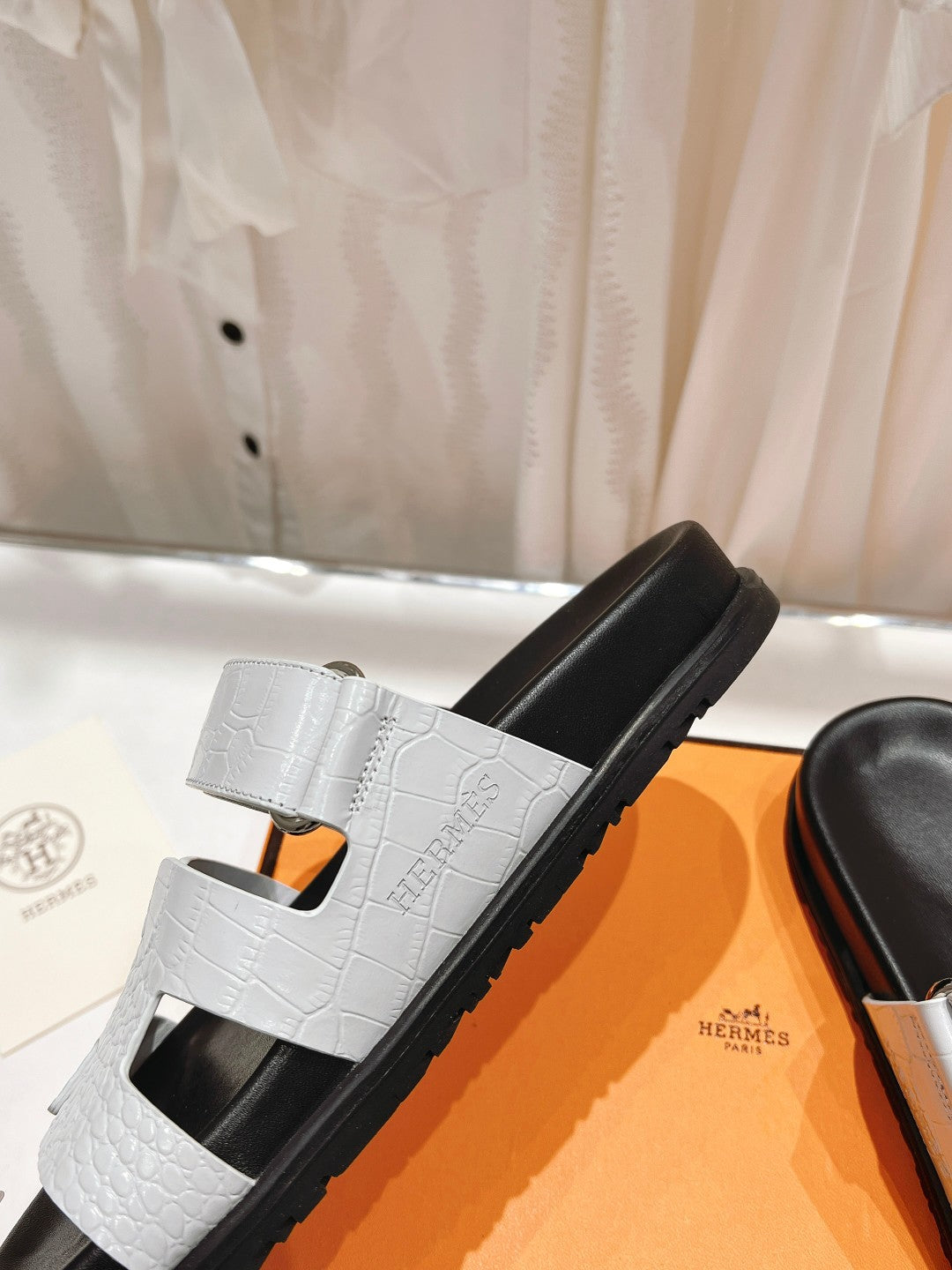 CHYPRE SANDAL BLACK AND WHITE LAMBSKIN、mysite、Cacoeks