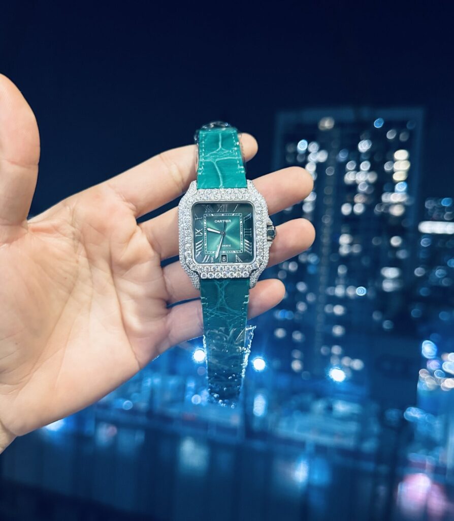 Đồng Hồ Cartier Santos Đính Moissanite Màu Xanh Lá Cây Rep 1:1 39.8mm