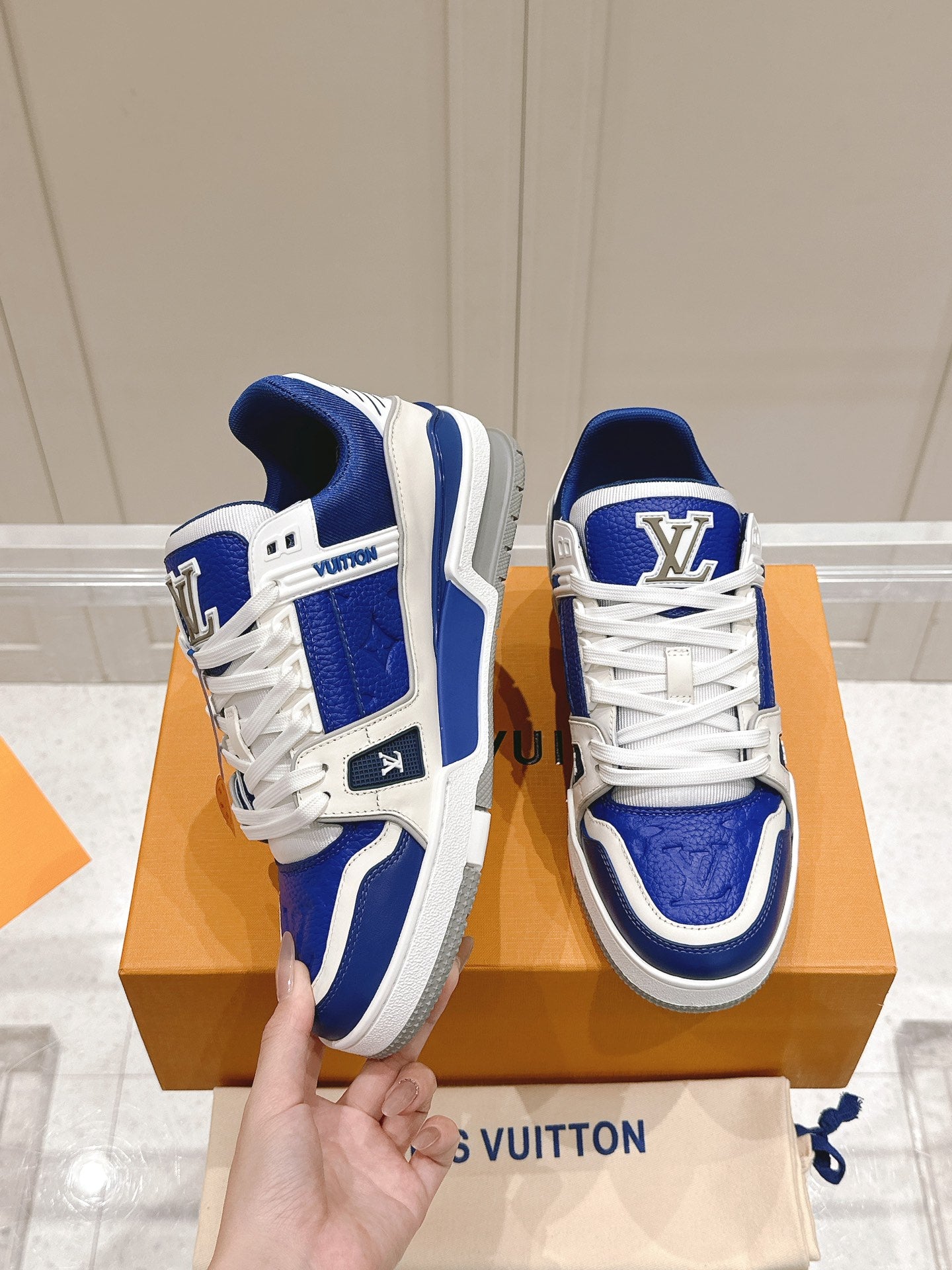 LV TRAINER SNEAKER IN GASTON BLUE GRAINED CALFSKIN、mysite、Cacoeks