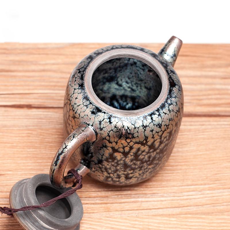 GEEK BAR-https://www.hot-toy.com/