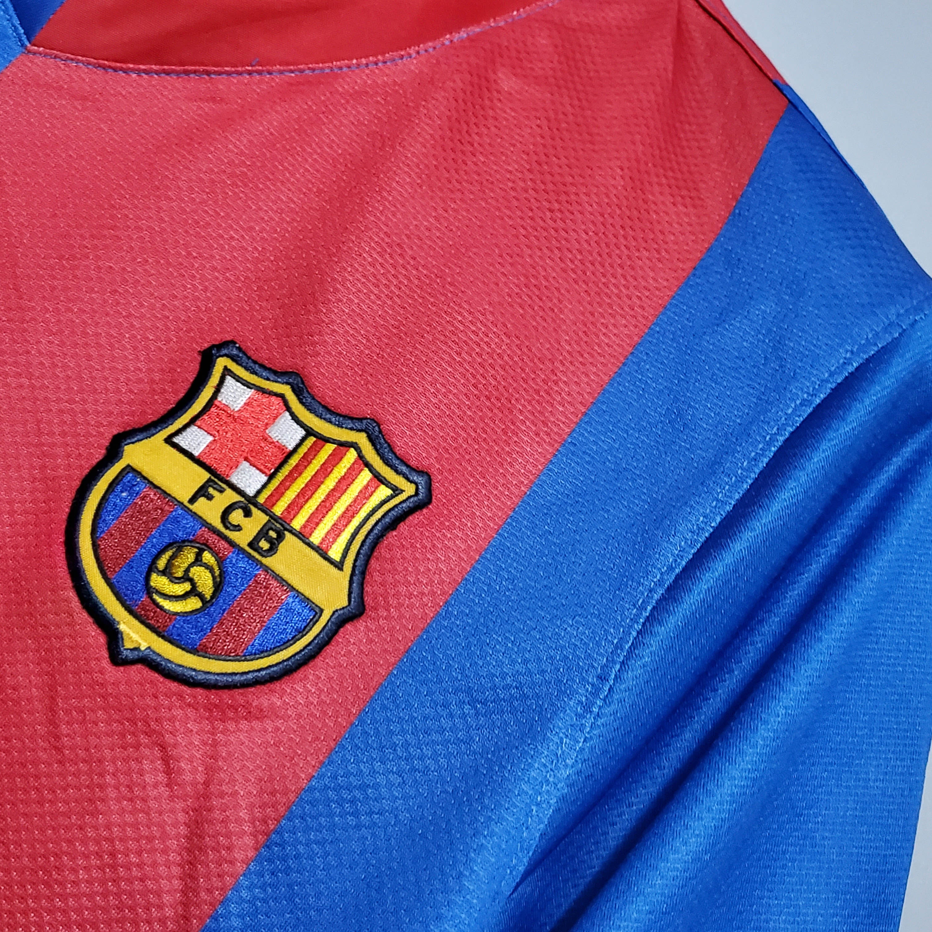 2006/2007 Retro Barcelona Home Football Shirt 1:1 Thai Quality:football jersey mysite: unitedjerseyfootball 邓江浪:football