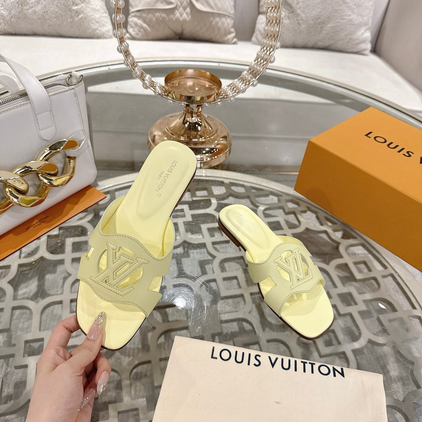 ISOLA FLAT SLIDE IN PALE YELLOW CALFSKIN、mysite、Cacoeks