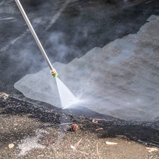 Effectively cleans concrete and a variety of surfaces.