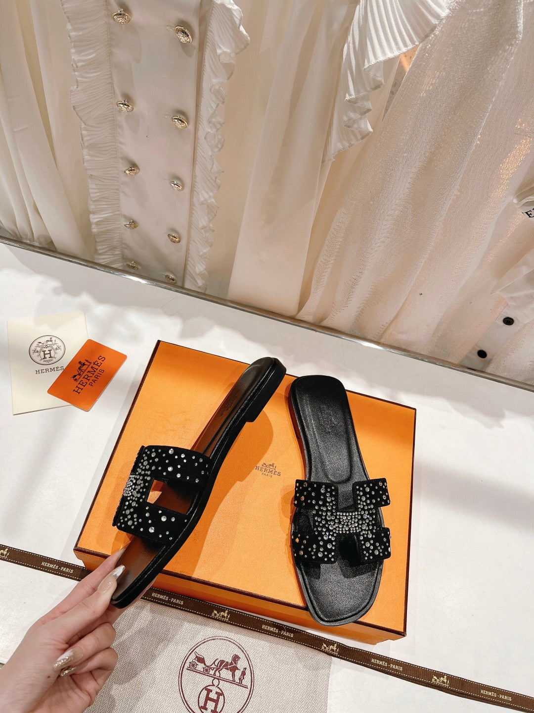 0RAN SANDAL BLACK LAMBSKIN ATTACH CRYSTALS、mysite、Cacoeks