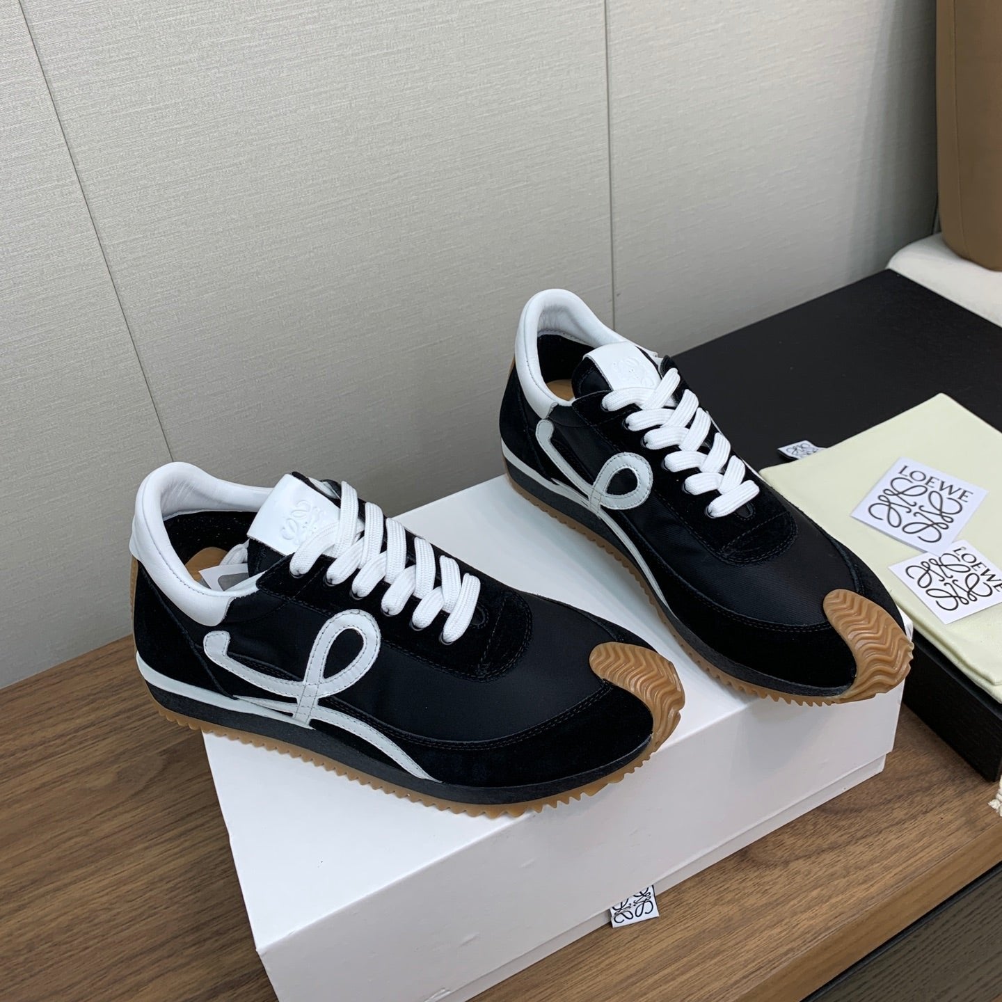 LW FLOW RUNNER SNEAKER BLACK-BROWN SUEDE、mysite、Cacoeks