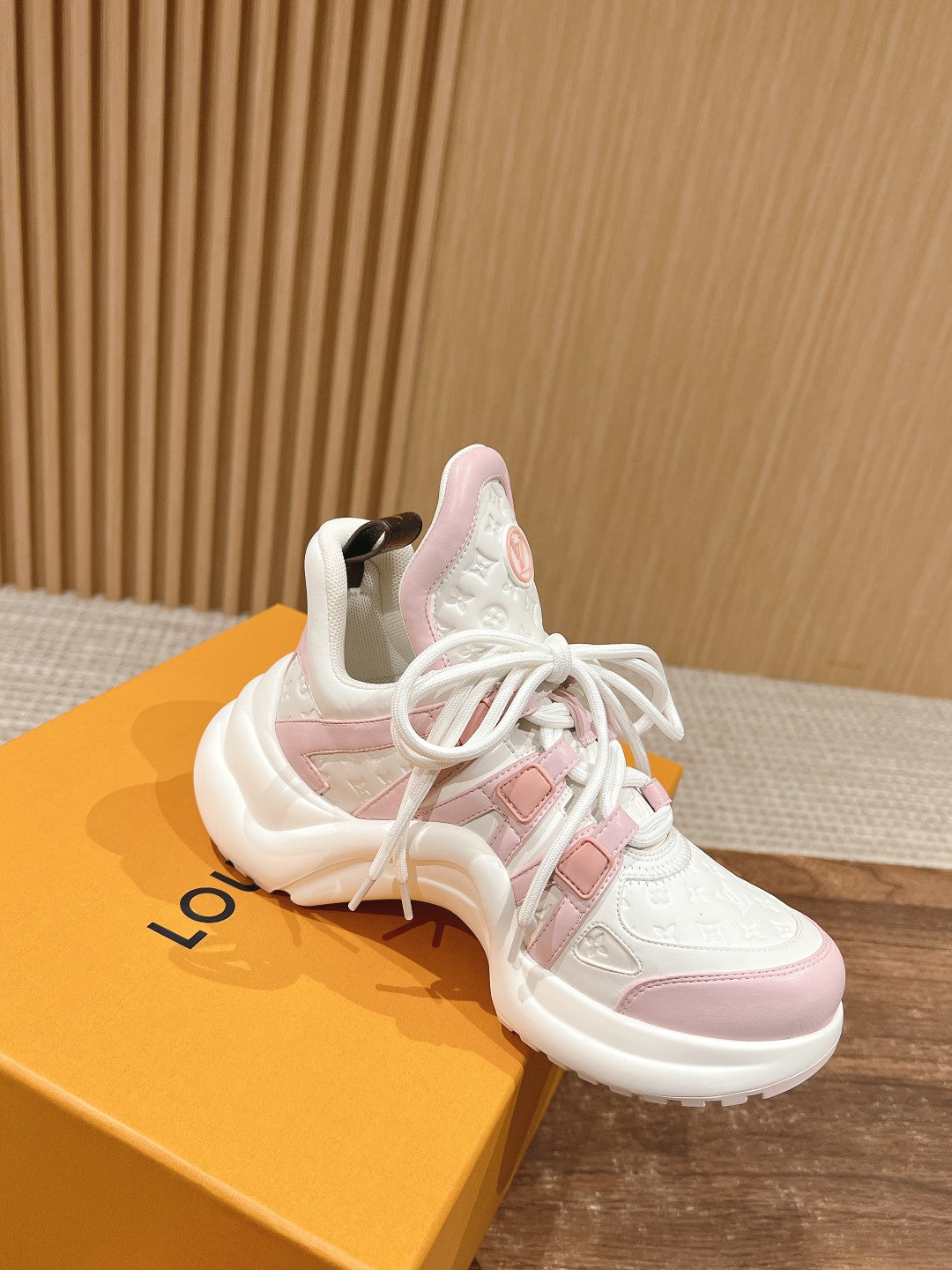 LV ARCHLIGHT SNEAKER IN WHITE MIX BABY PINK EMBOSSED CALFSKIN、mysite、Cacoeks