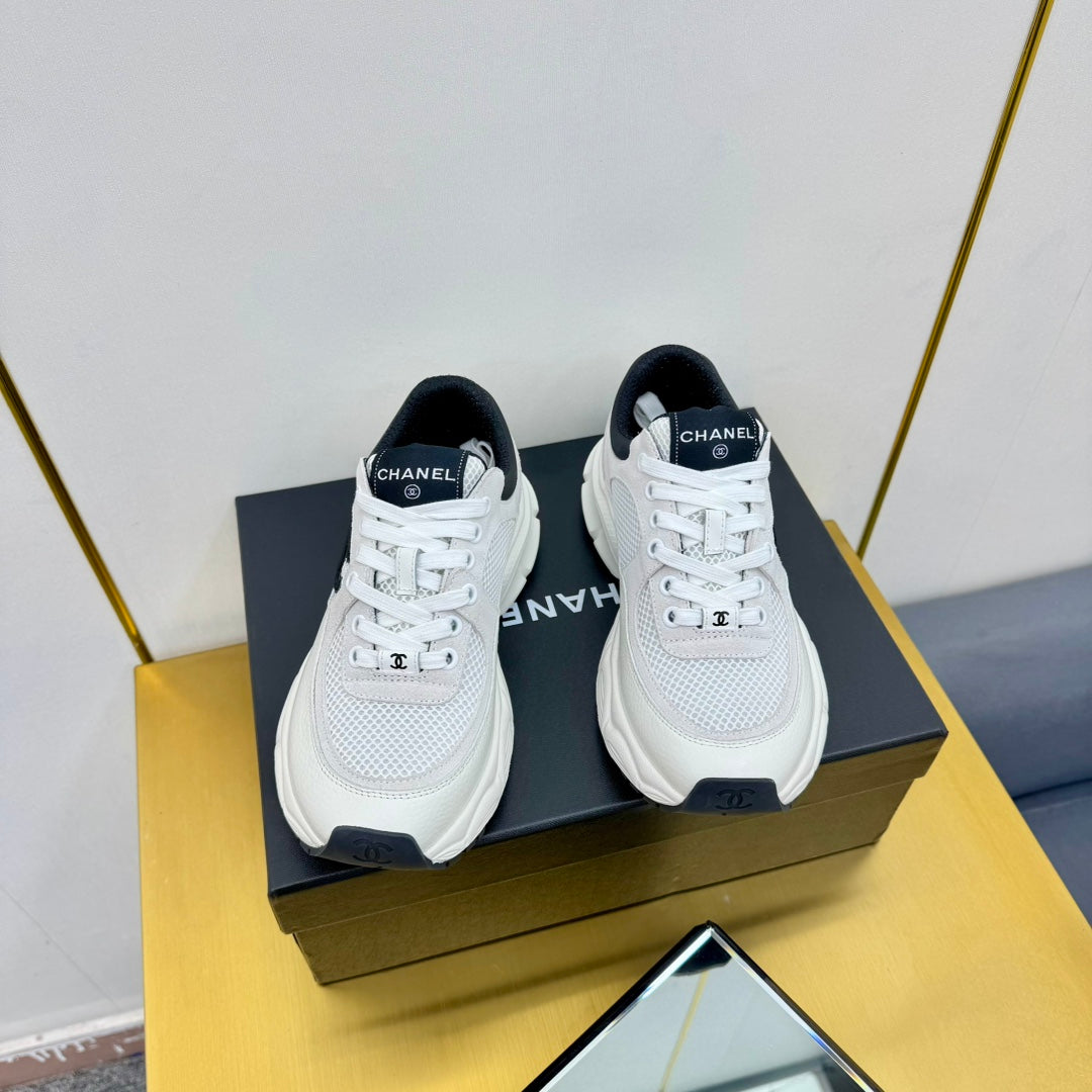 SNEAKER IN PALE GRAY SUEDE WITH BLACK LOGO AND MESH、mysite、Cacoeks